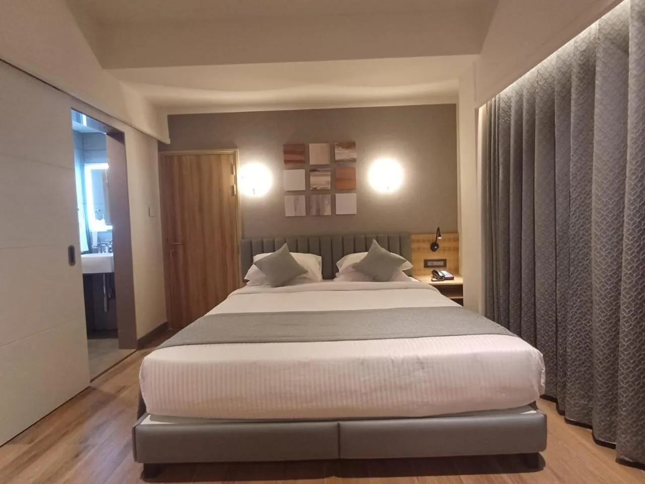 Bed in Hotel Raai Hosur