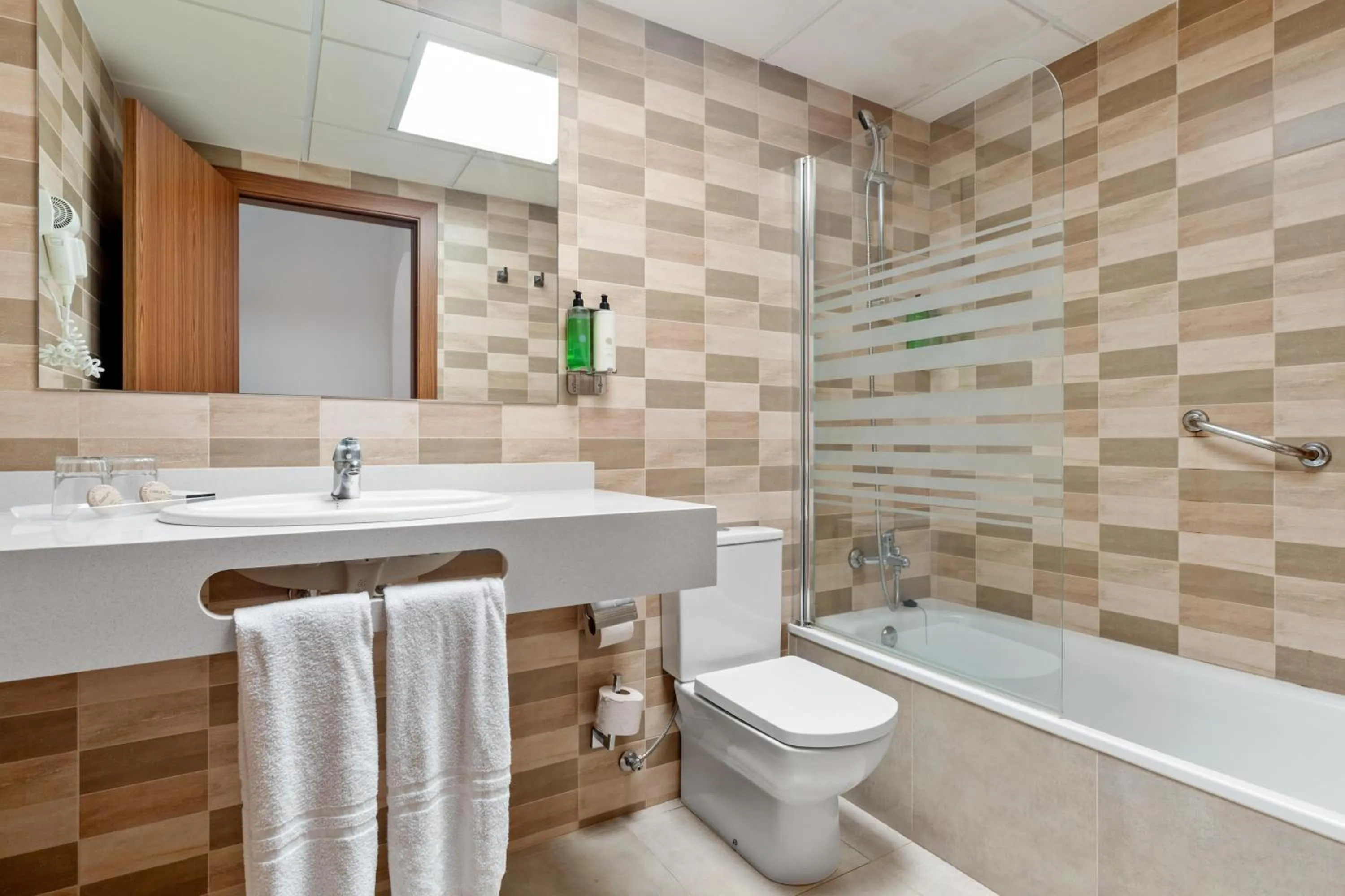 Bathroom in Best Club Vacaciones Pueblo Indalo