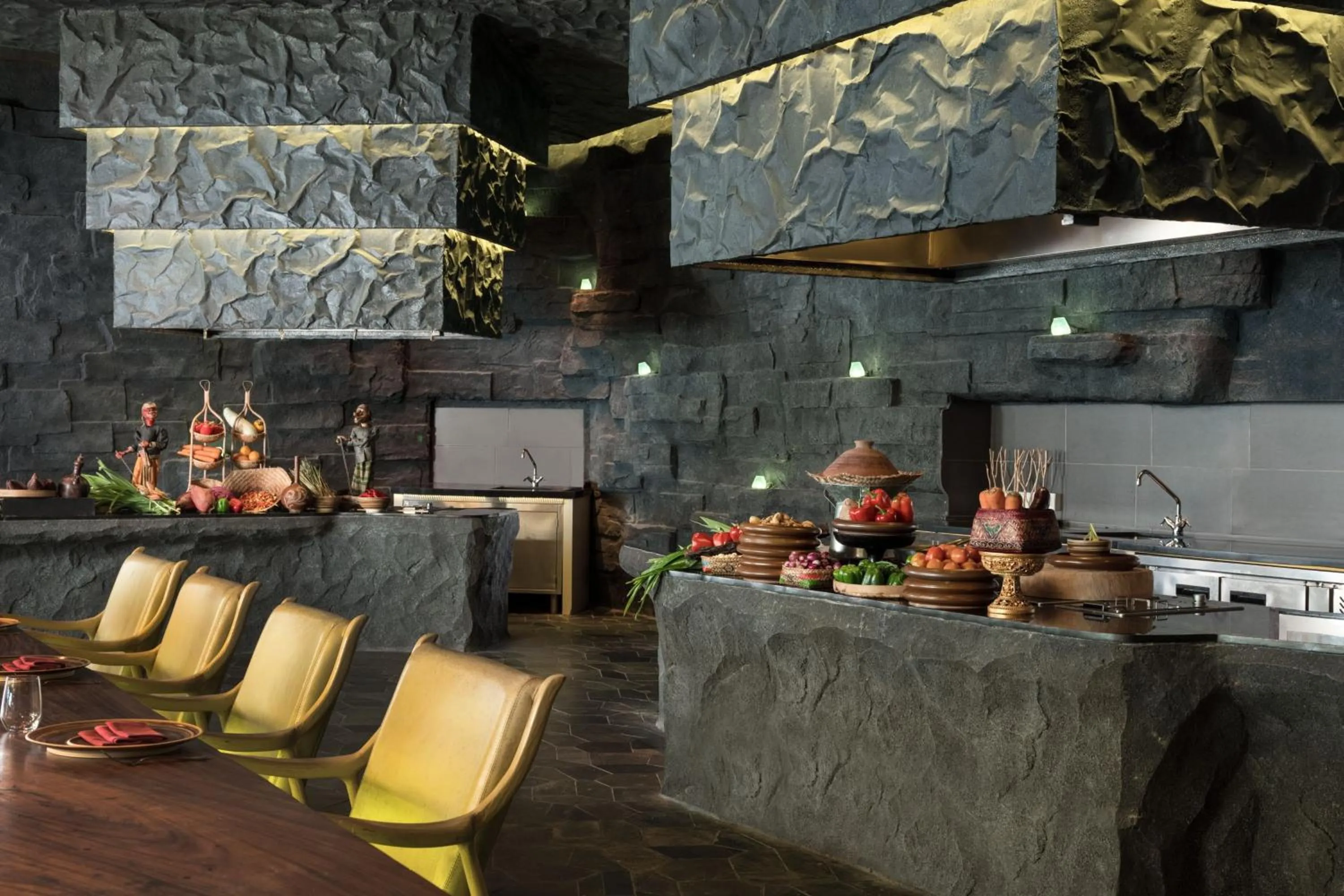 Restaurant/places to eat in The Ritz-Carlton Bali