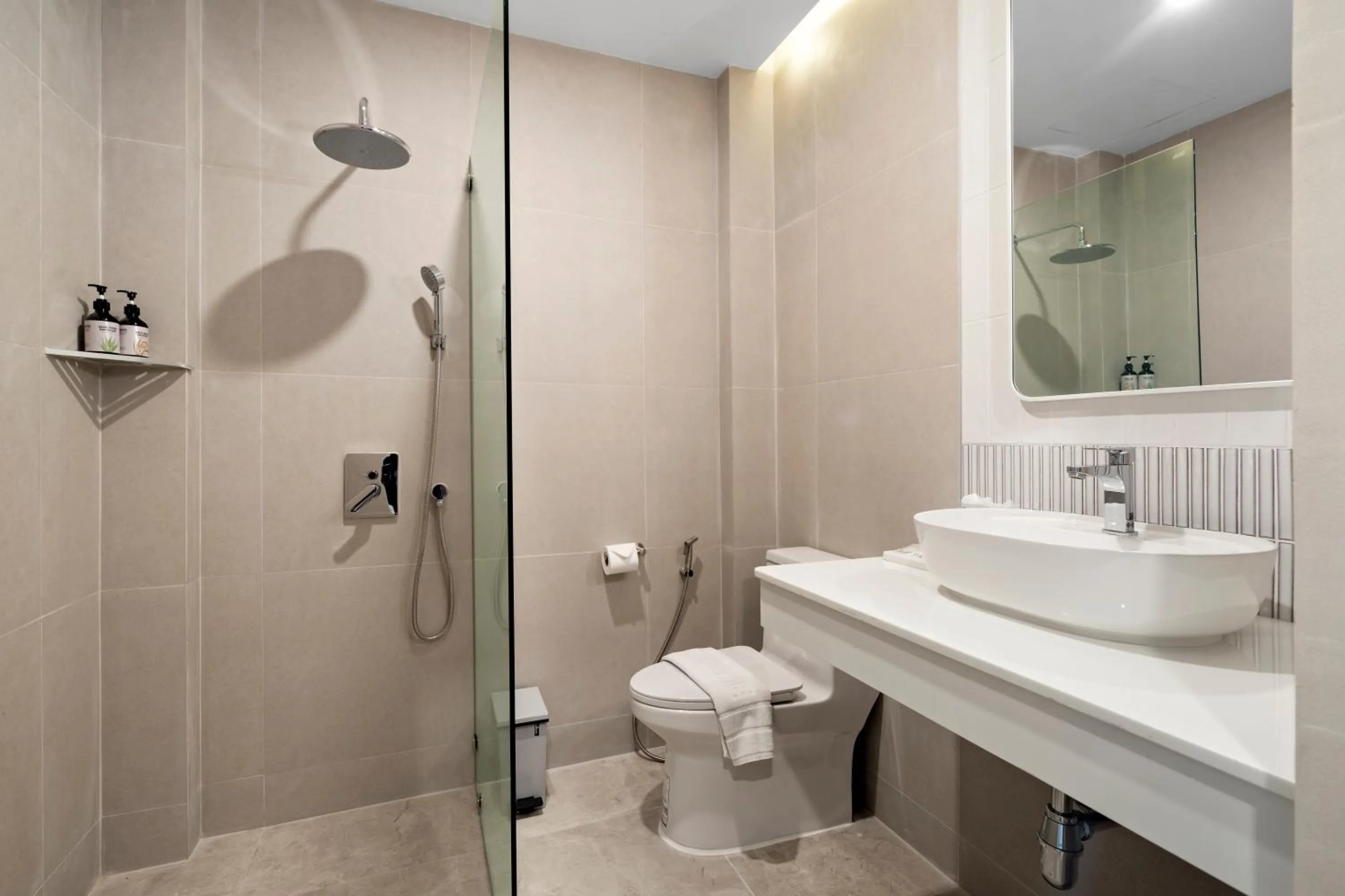 Shower in Buasri Boutique Patong