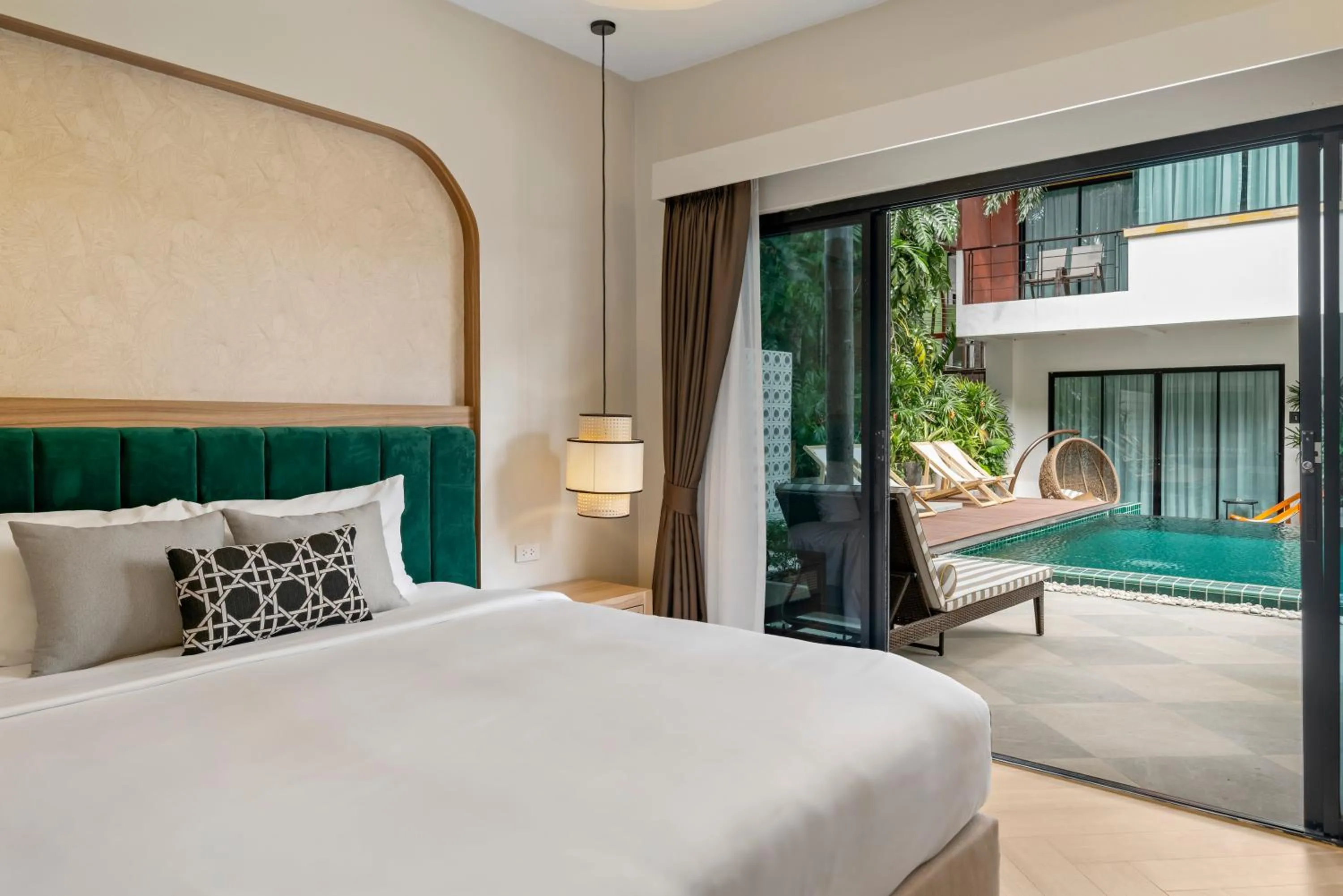 Seating area, Bed in Buasri Boutique Patong