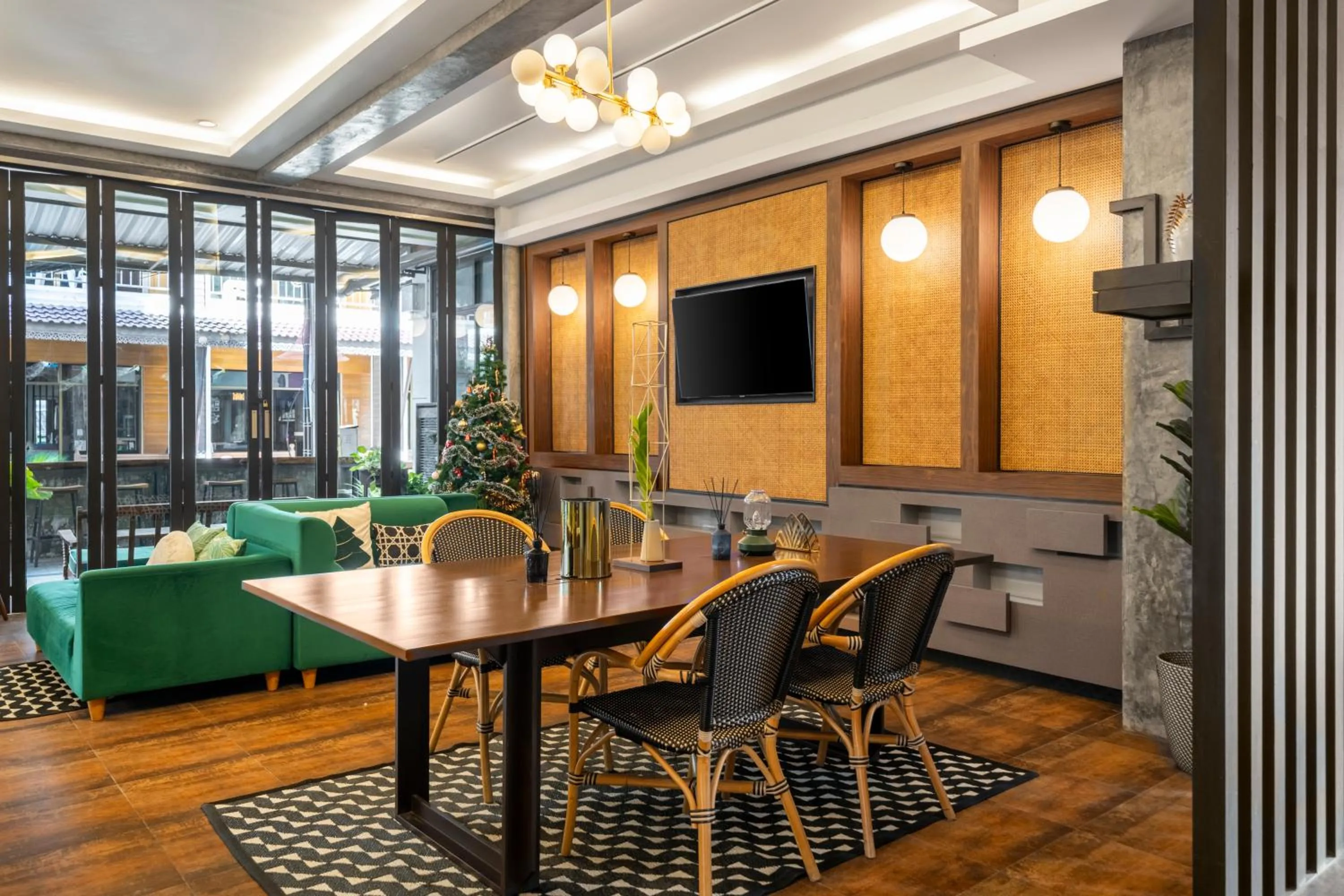 Lobby or reception in Buasri Boutique Patong