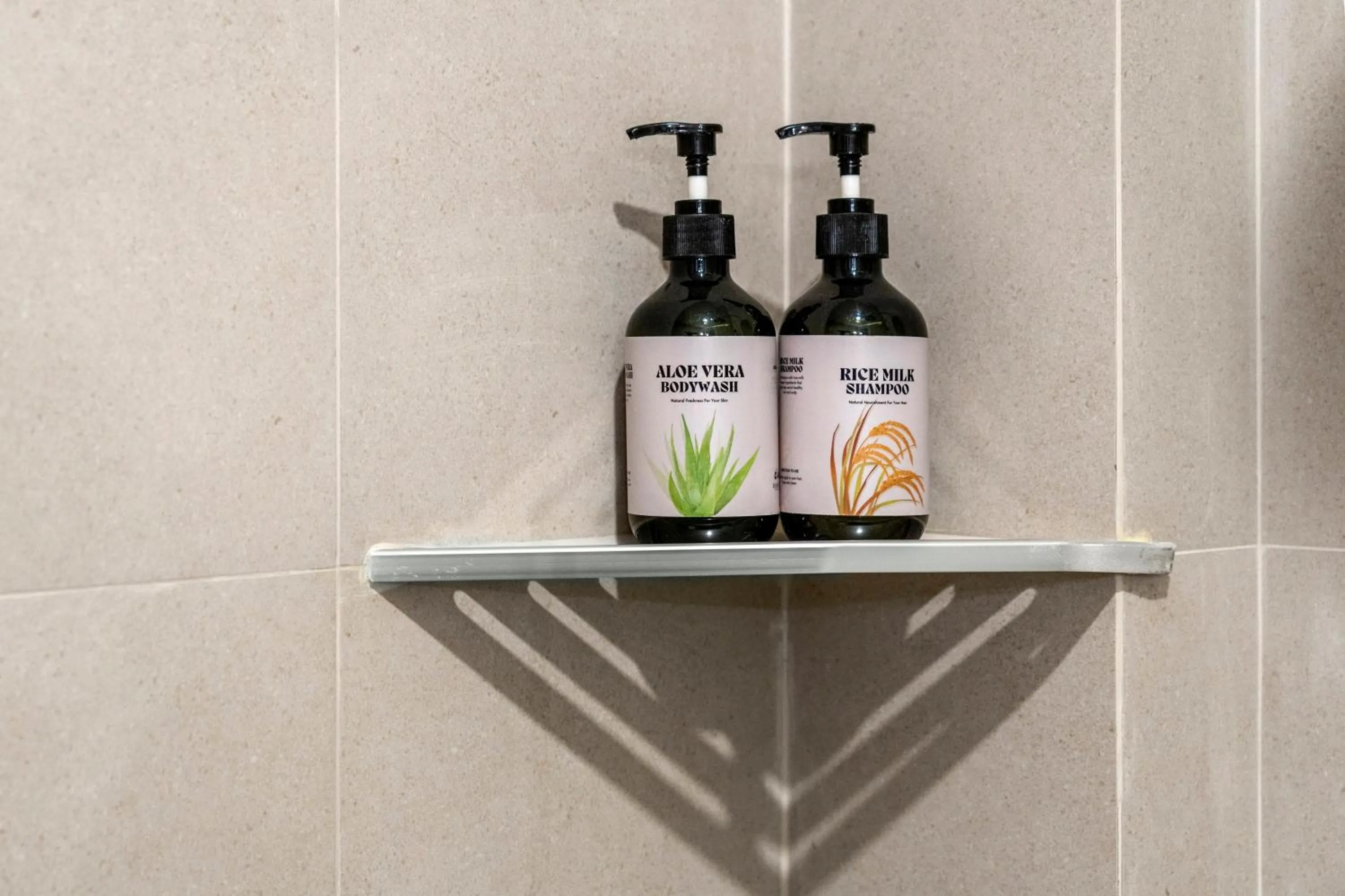 Shower in Buasri Boutique Patong