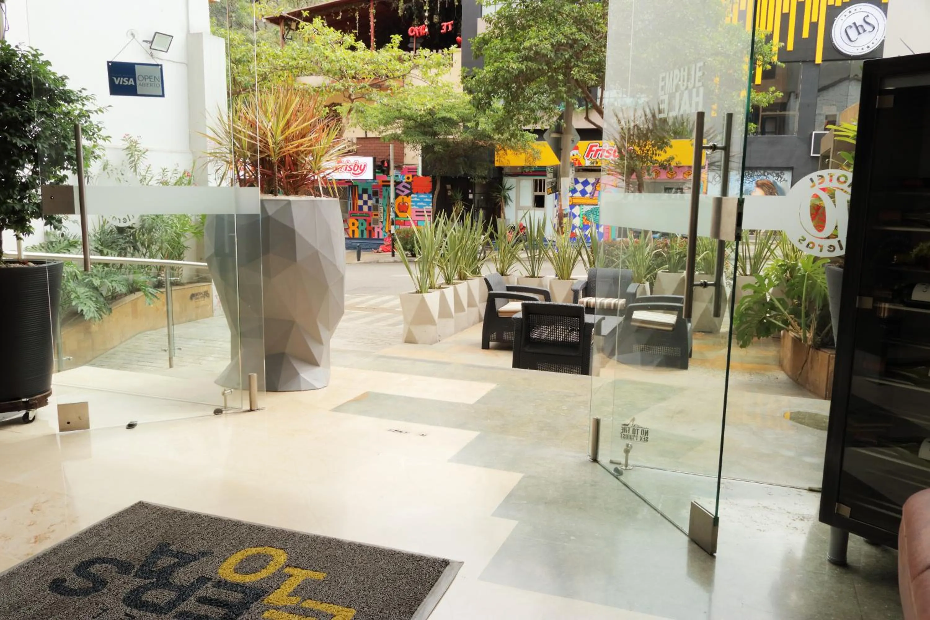 Property building in Hotel Lleras 10