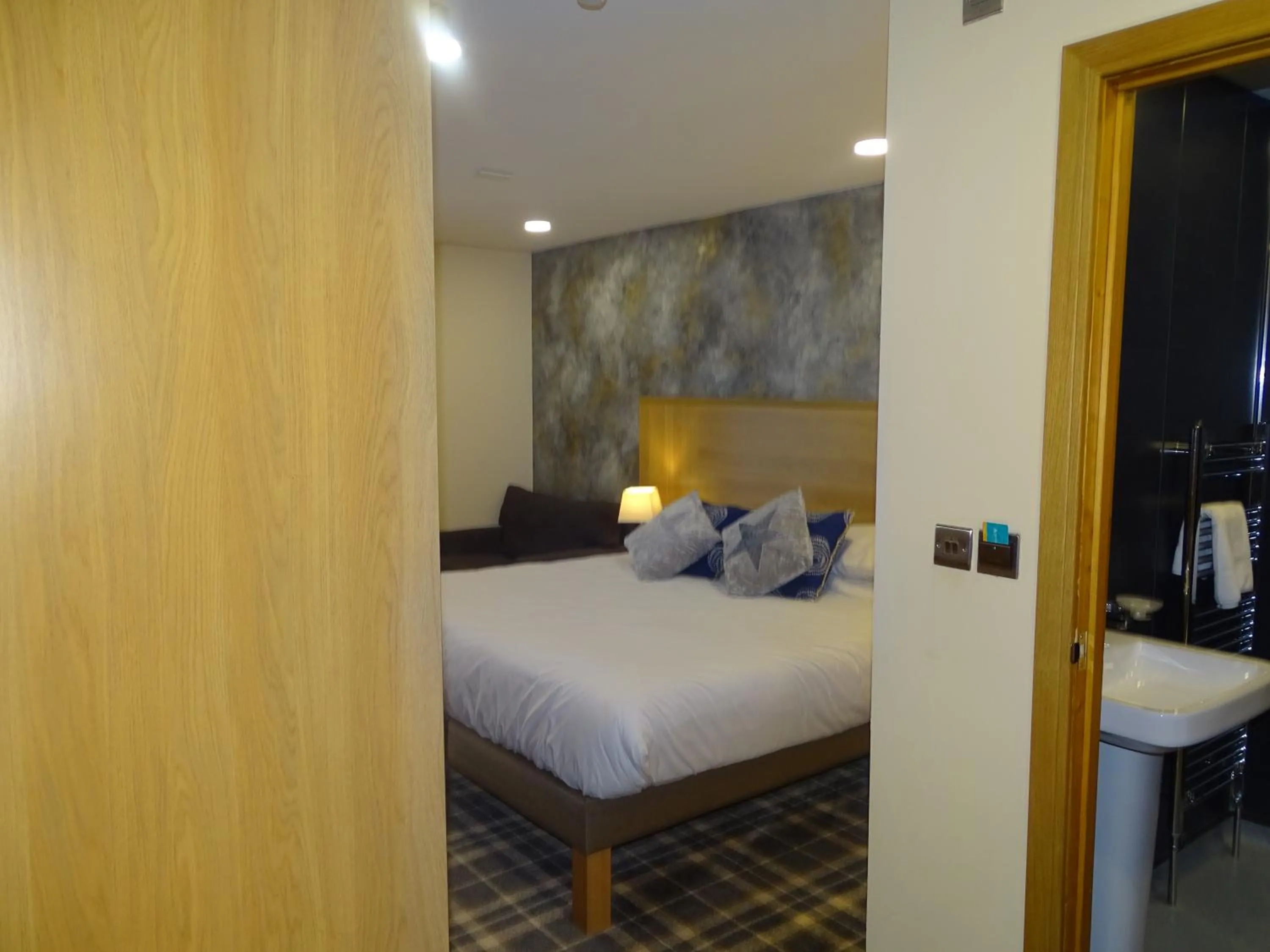 Bedroom, Bed in Oddfellows Hotel