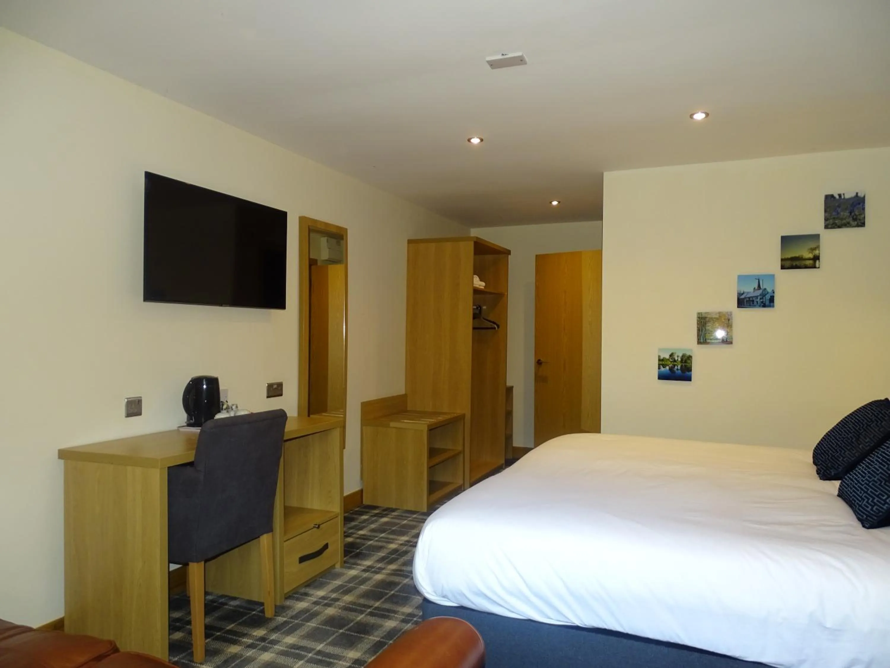 Bedroom, Bed in Oddfellows Hotel