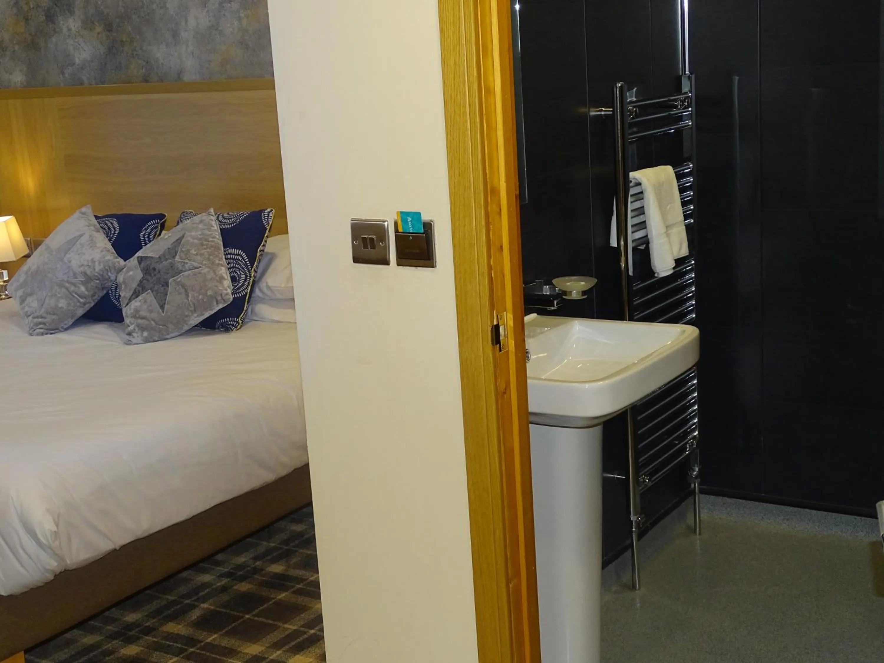 Bedroom, Bed in Oddfellows Hotel