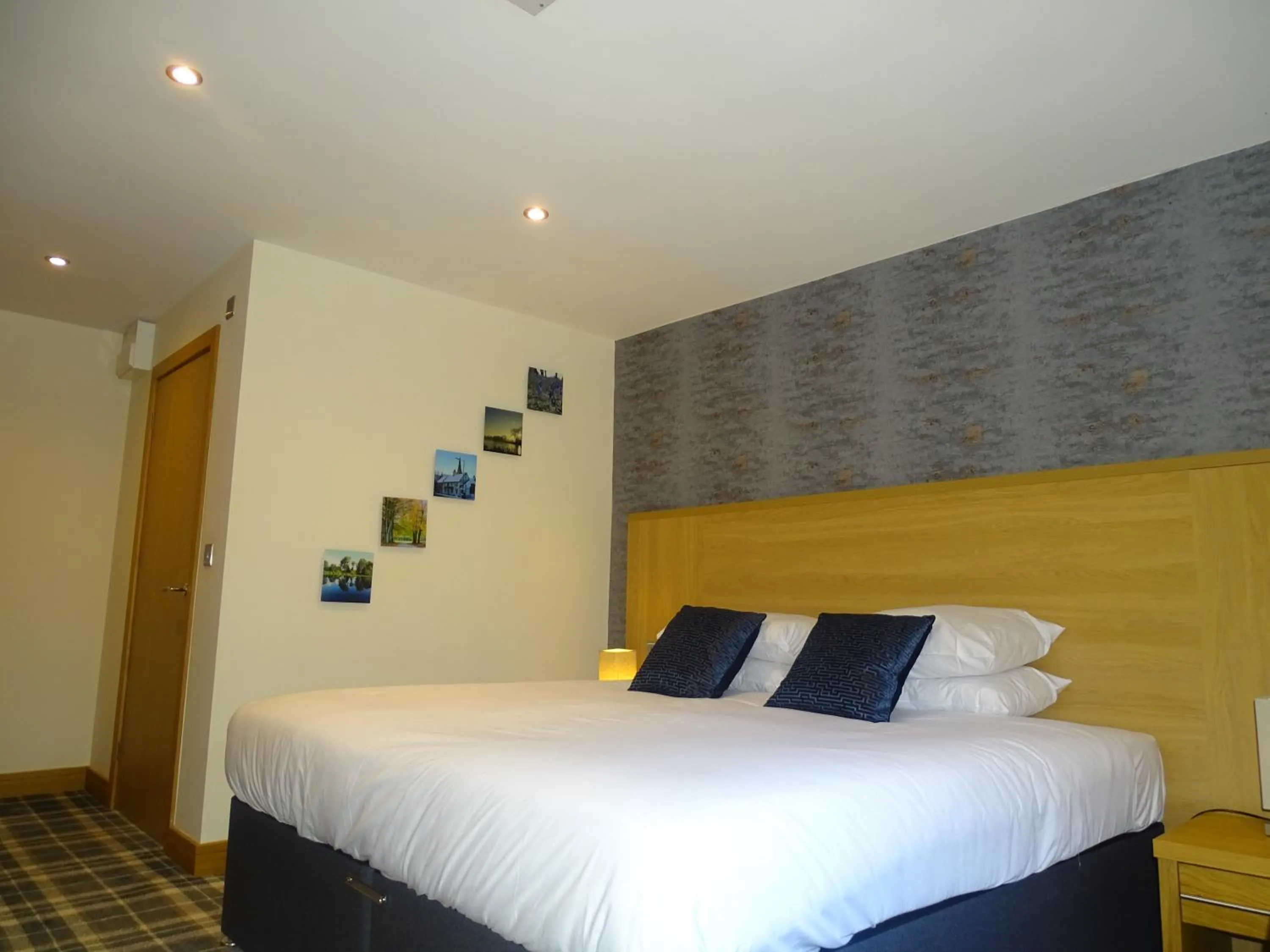 Bedroom, Bed in Oddfellows Hotel