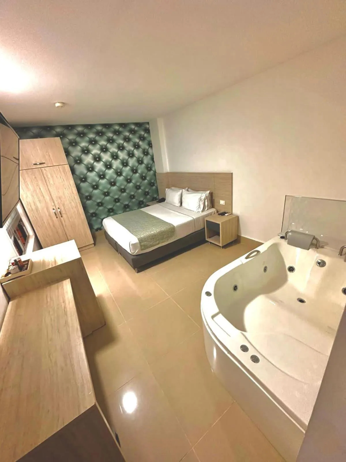 Hotel Lleras Express