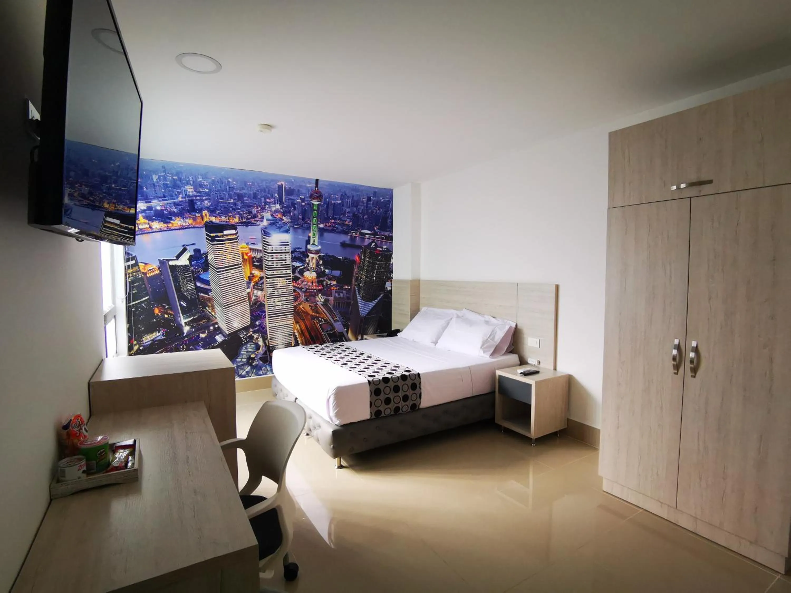 Photo of the whole room, Bed in Hotel Lleras Express