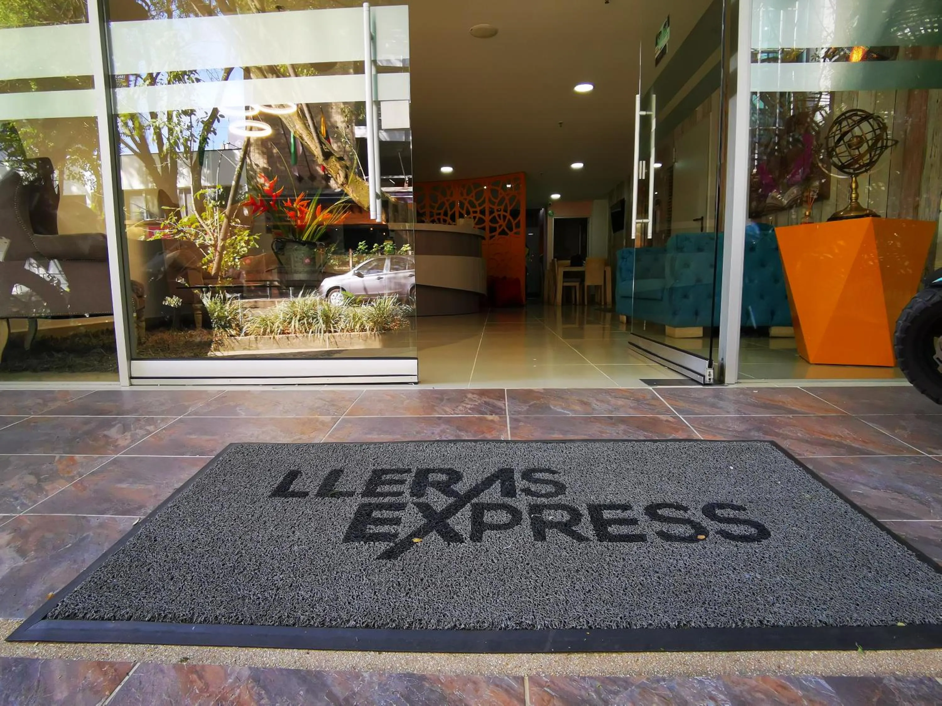 Lobby or reception in Hotel Lleras Express