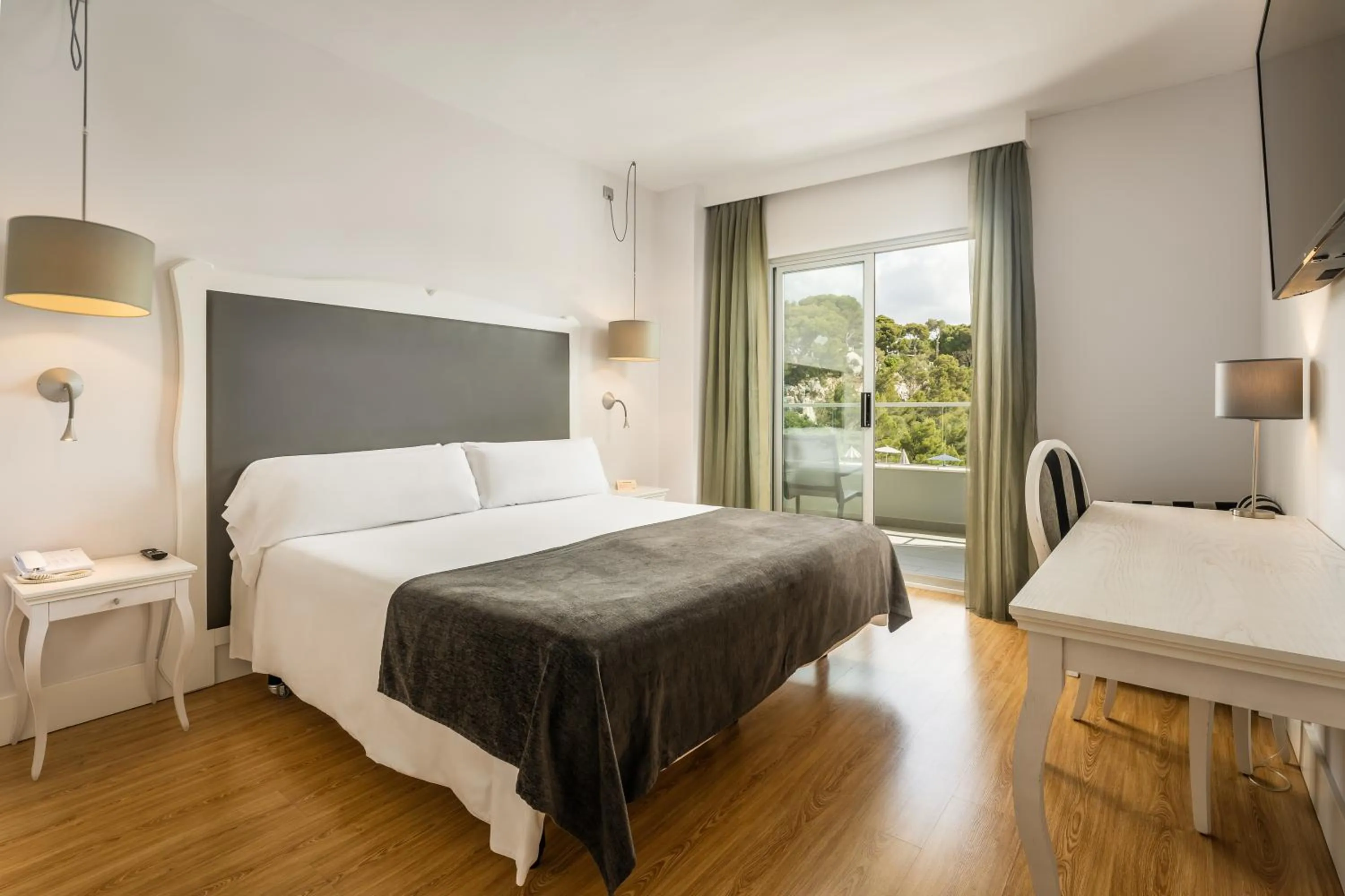 Photo of the whole room, Bed in ARTIEM Audax - Adults Only