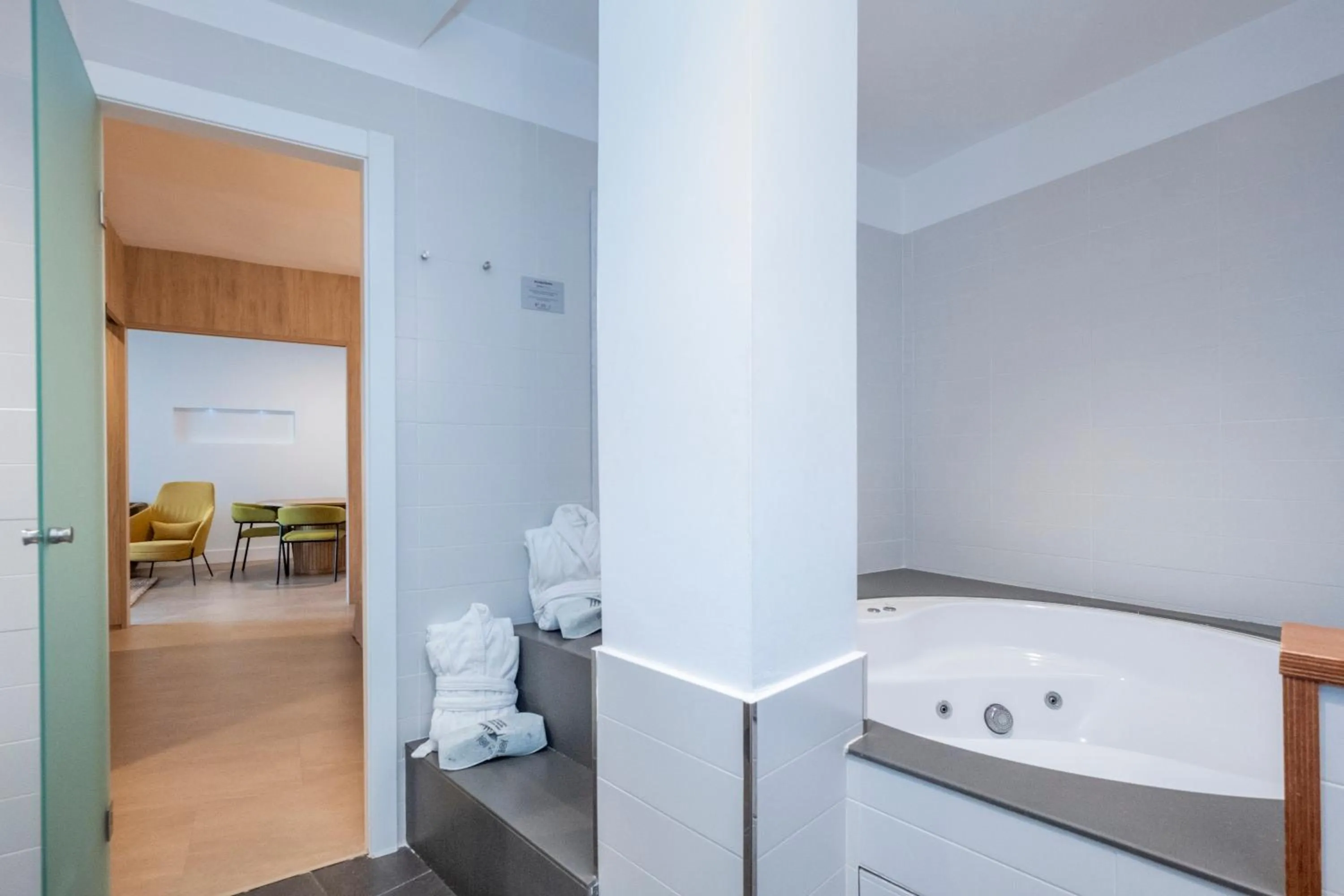 Bath, Bed in ARTIEM Audax - Adults Only