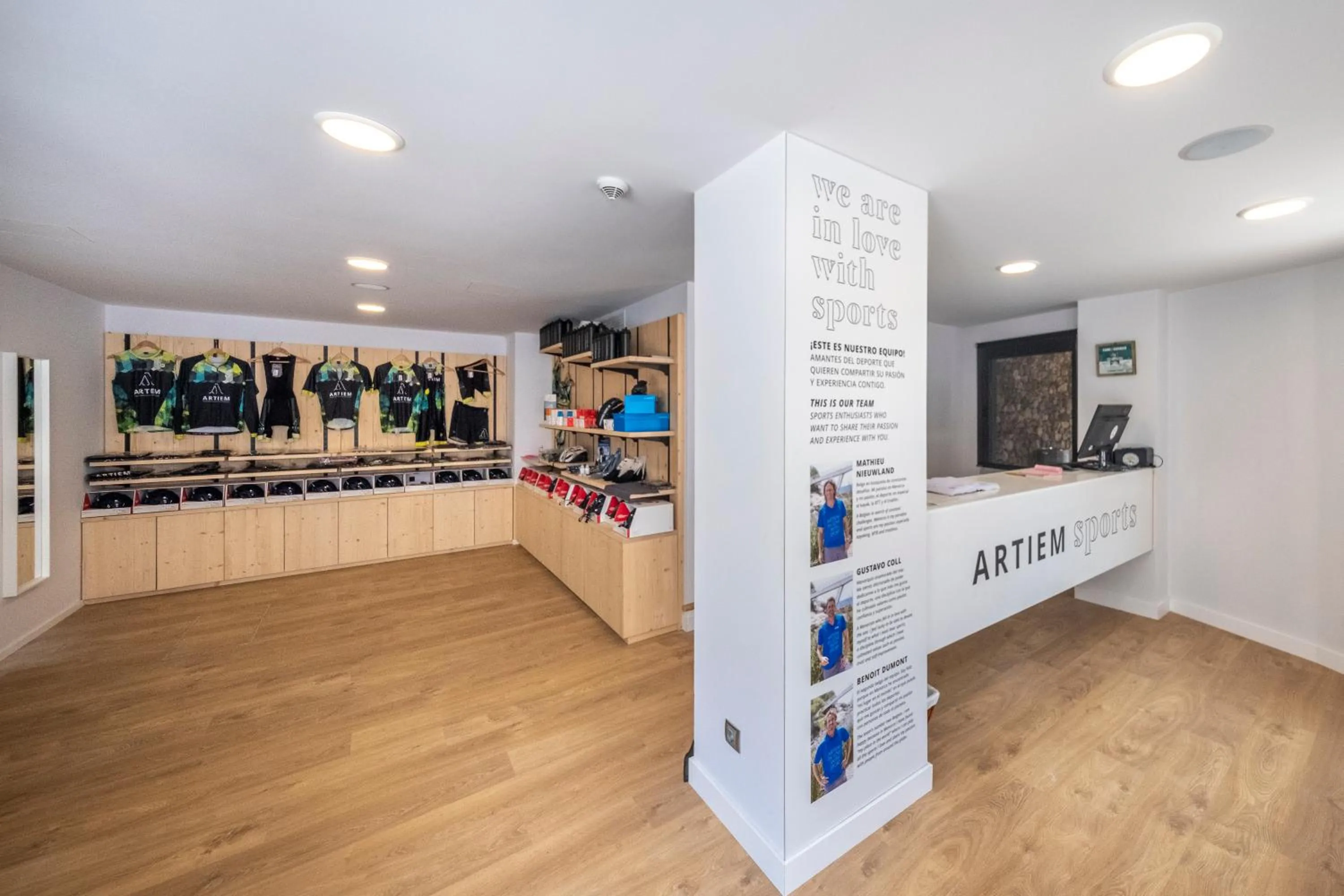 On-site shops in ARTIEM Audax - Adults Only