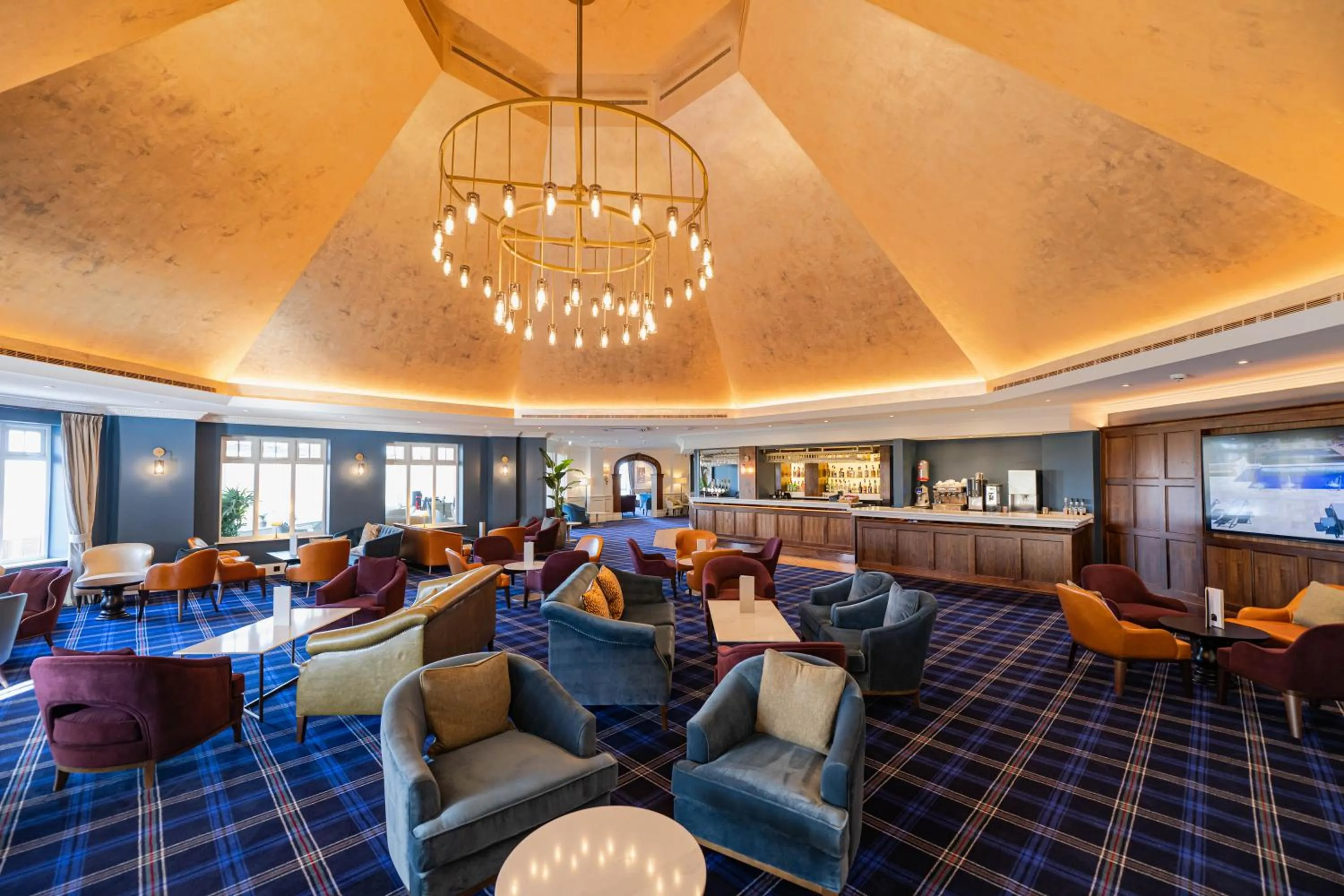 Lounge or bar in Carden Park Hotel, Golf Resort and Spa