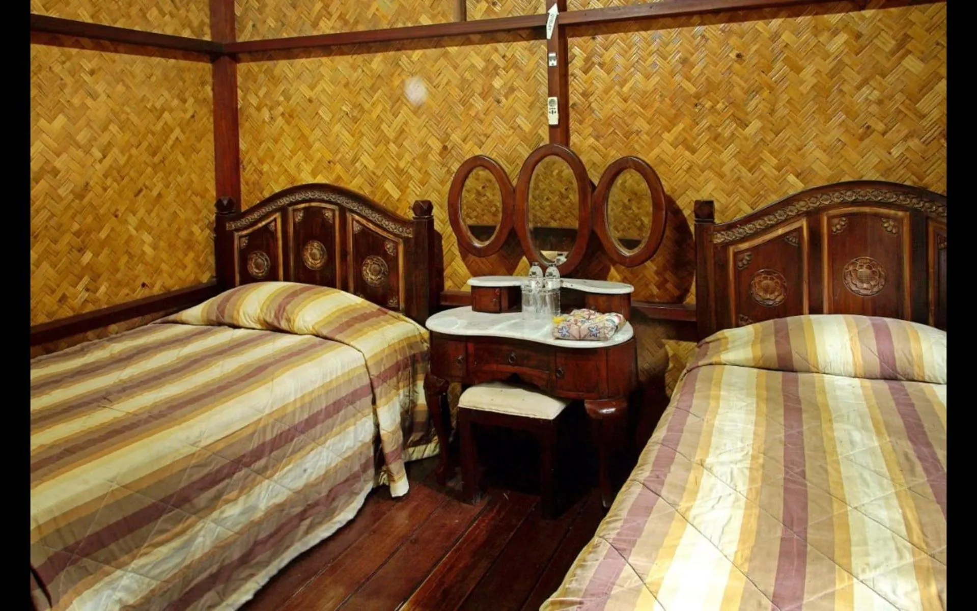 Bed in Resort Prima Sangkanhurip