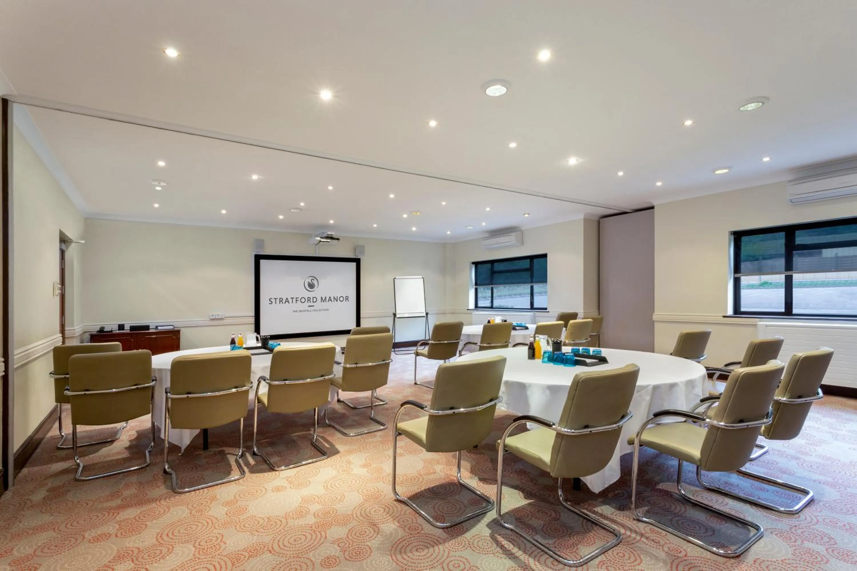Meeting/conference room in Stratford Manor Hotel