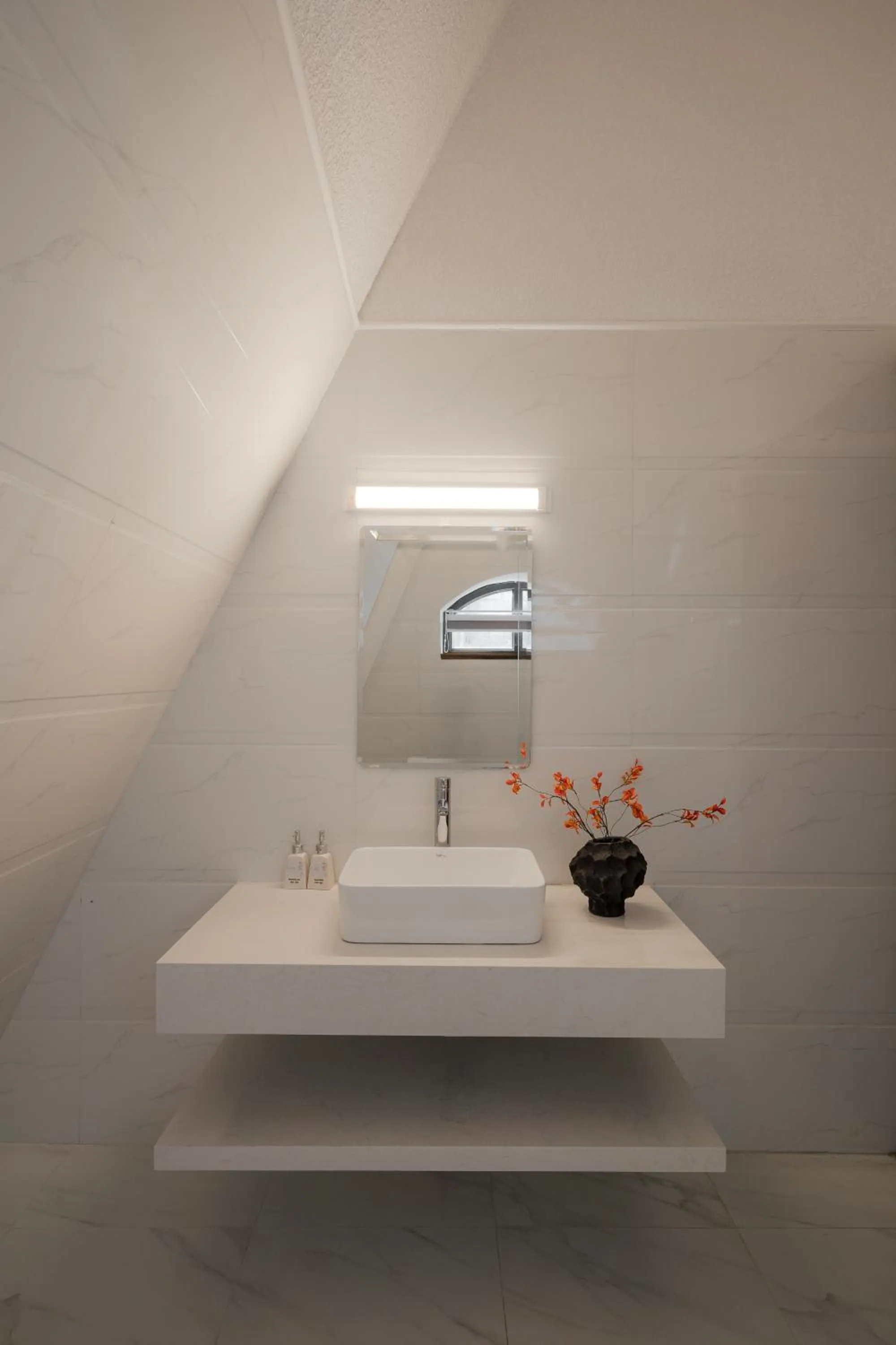 Shower in The Manor Villas Da Lat