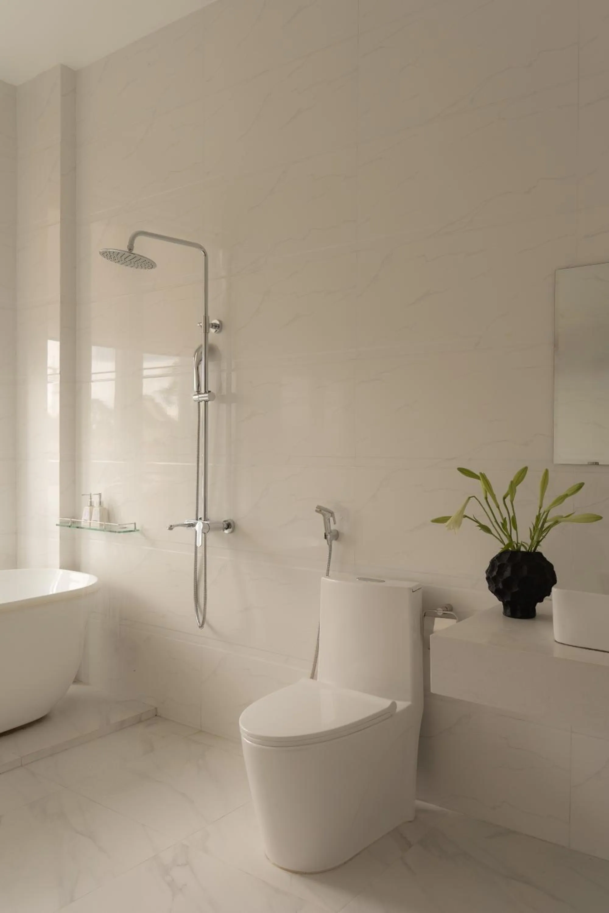 Shower in The Manor Villas Da Lat