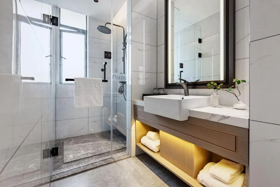 Shower in Poltton International Apartment - Foshan Gaoming Yingxin Plaza