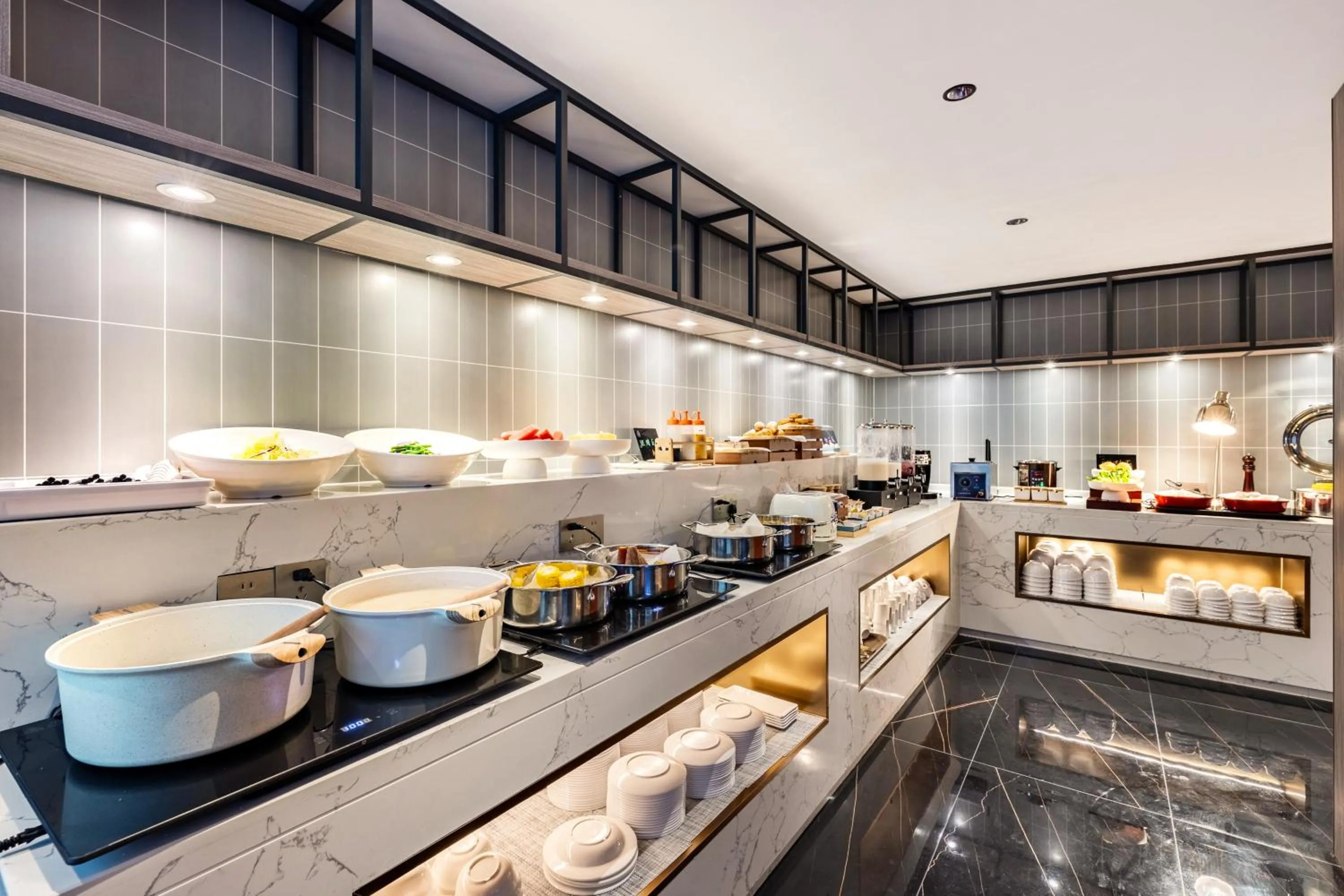 Food and drinks in Poltton International Apartment - Foshan Gaoming Yingxin Plaza