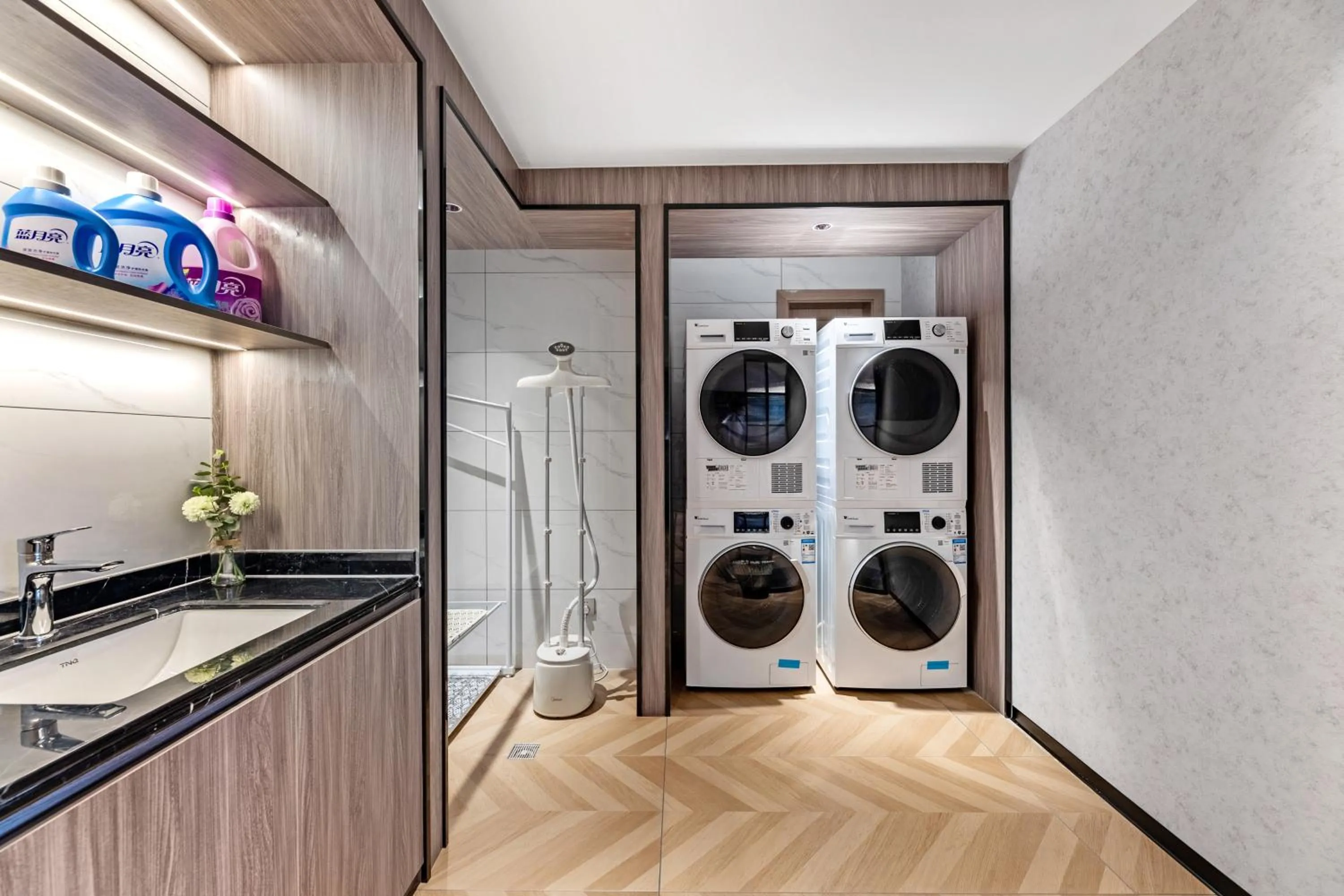 washing machine in Poltton International Apartment - Foshan Gaoming Yingxin Plaza