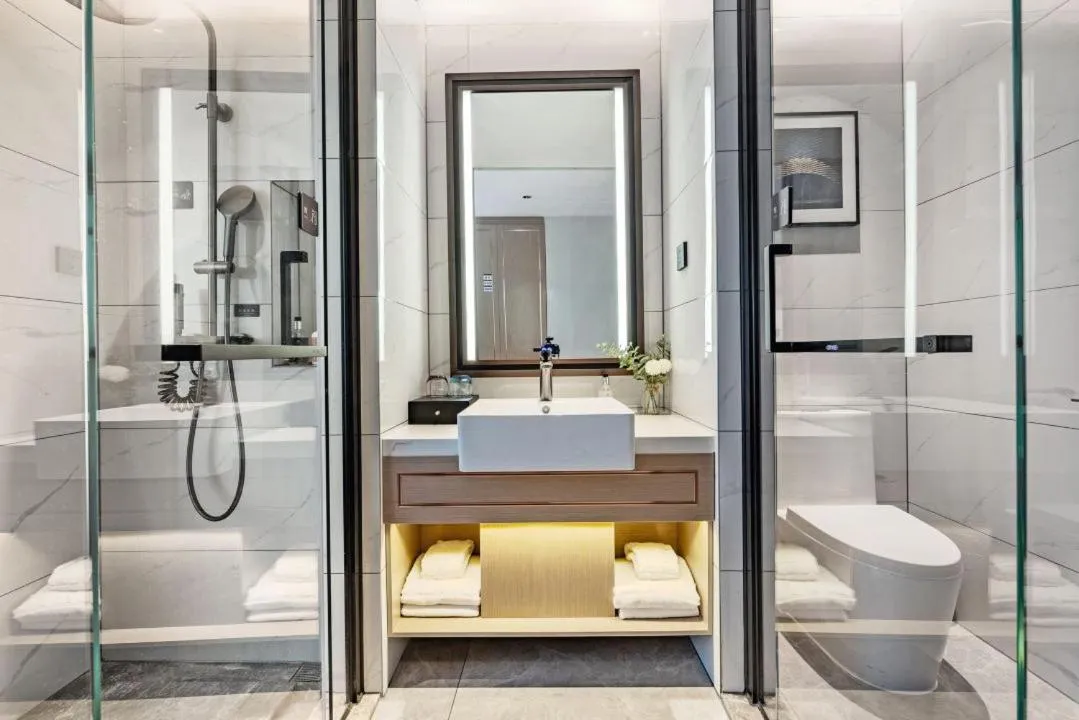 Shower in Poltton International Apartment - Foshan Gaoming Yingxin Plaza