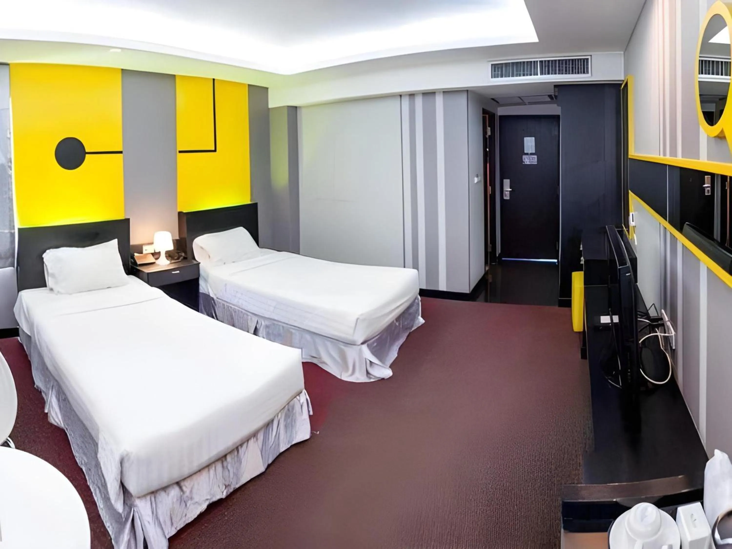 Photo of the whole room, Bed in OYO 75517 Mananchaya Resort