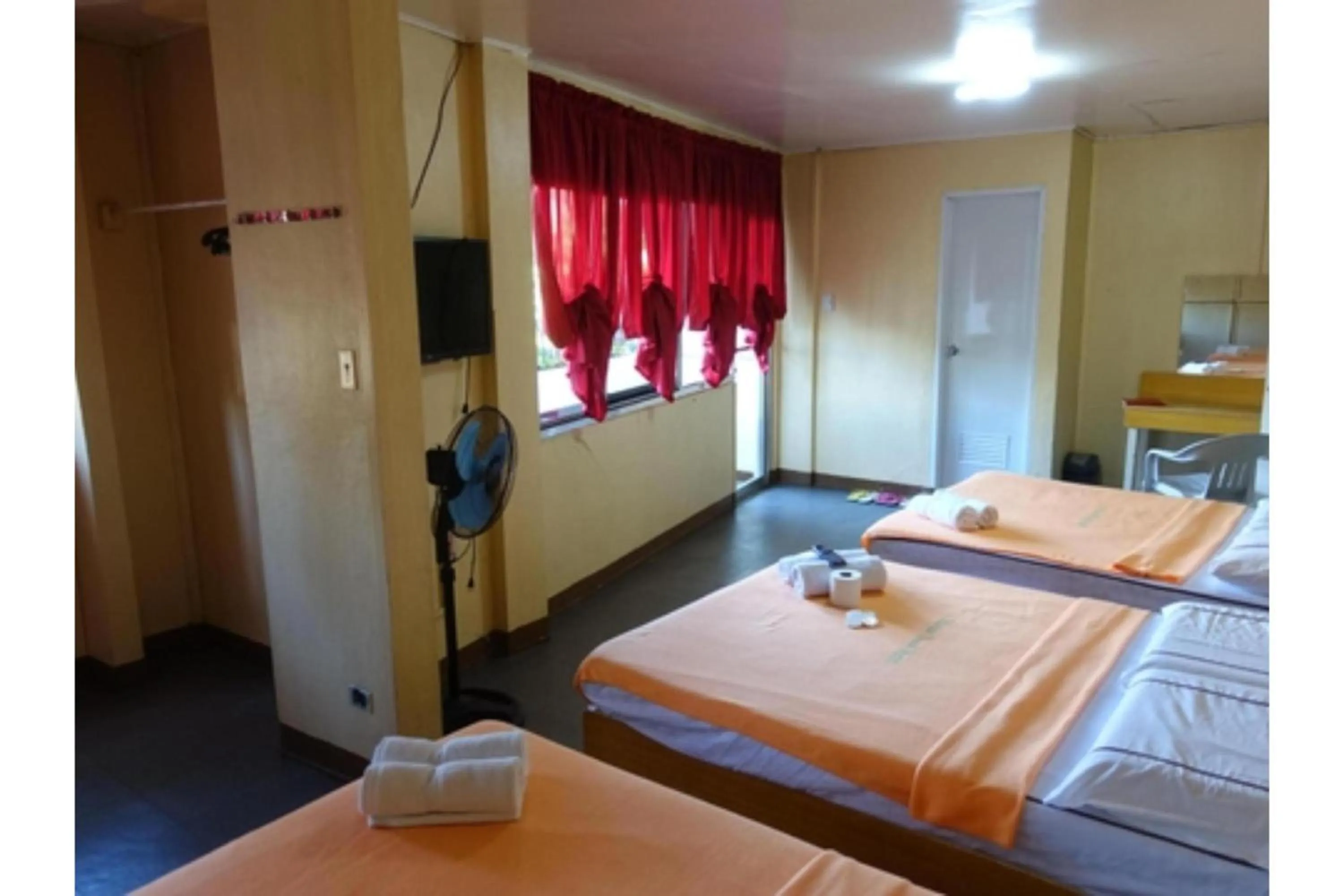 Photo of the whole room, Bed in Marian Kisad Hotel