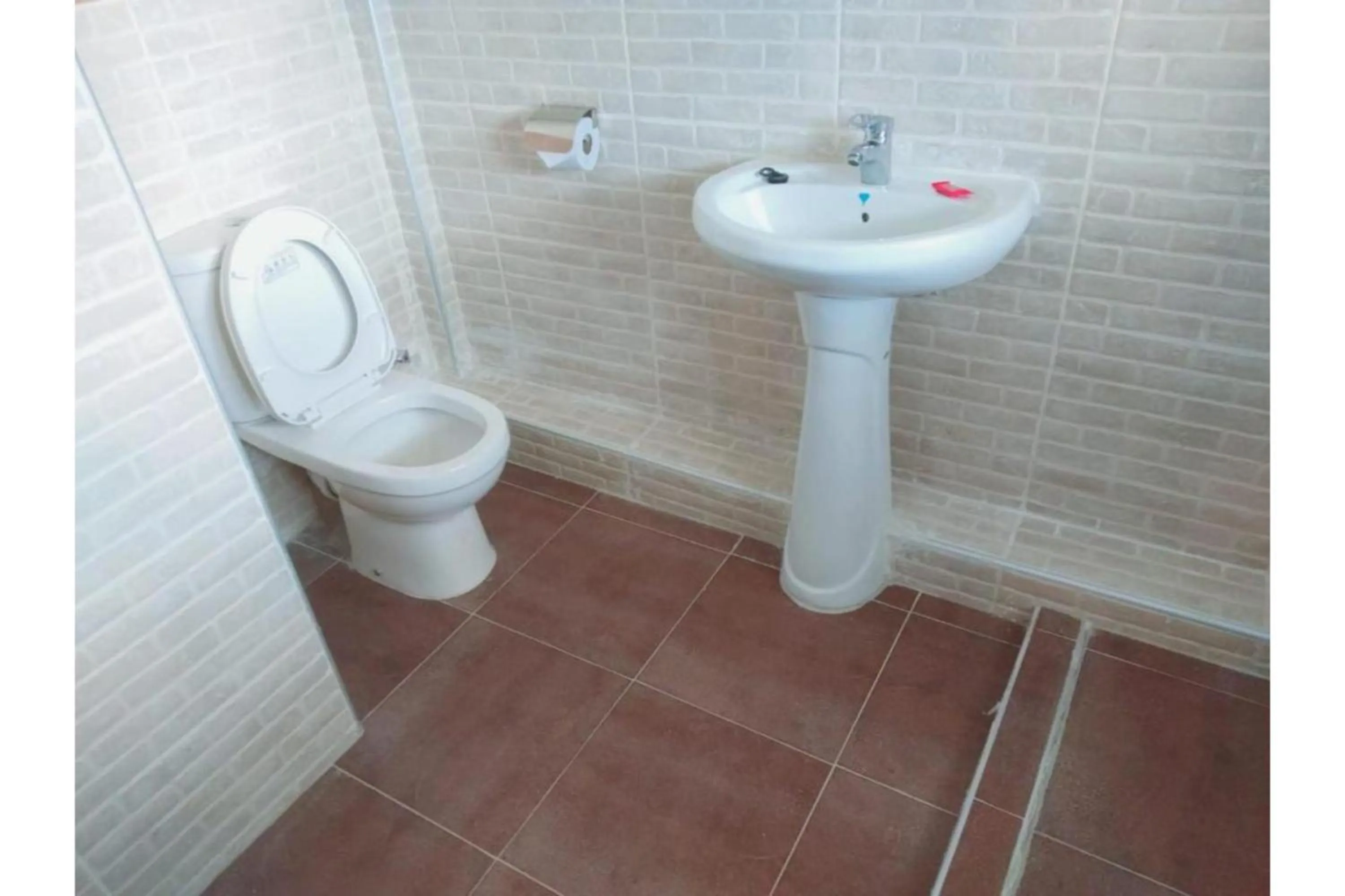 Shower in Parkview Safari Hotel & Apartments