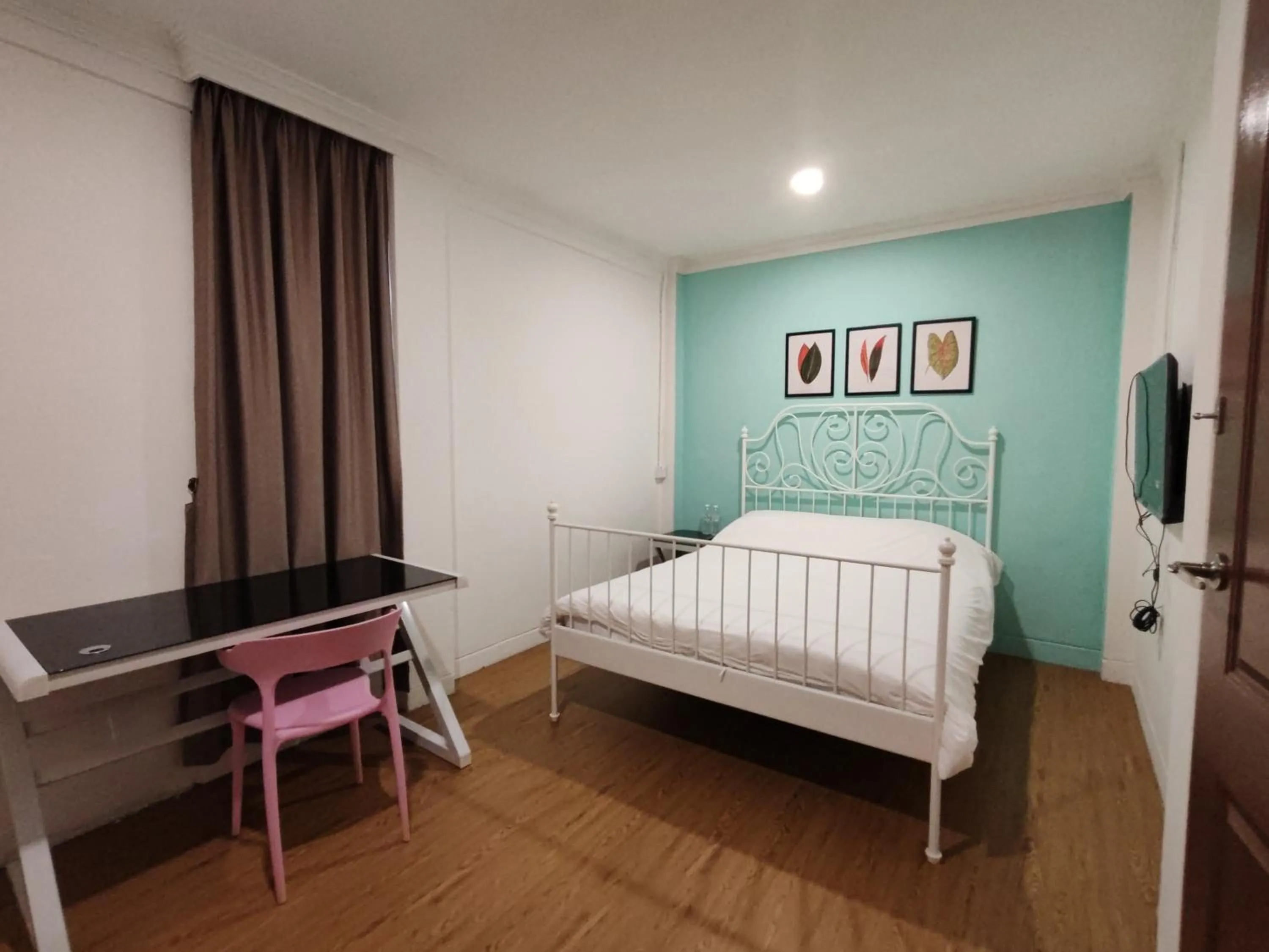 Photo of the whole room, Bed in Songtam Hotel