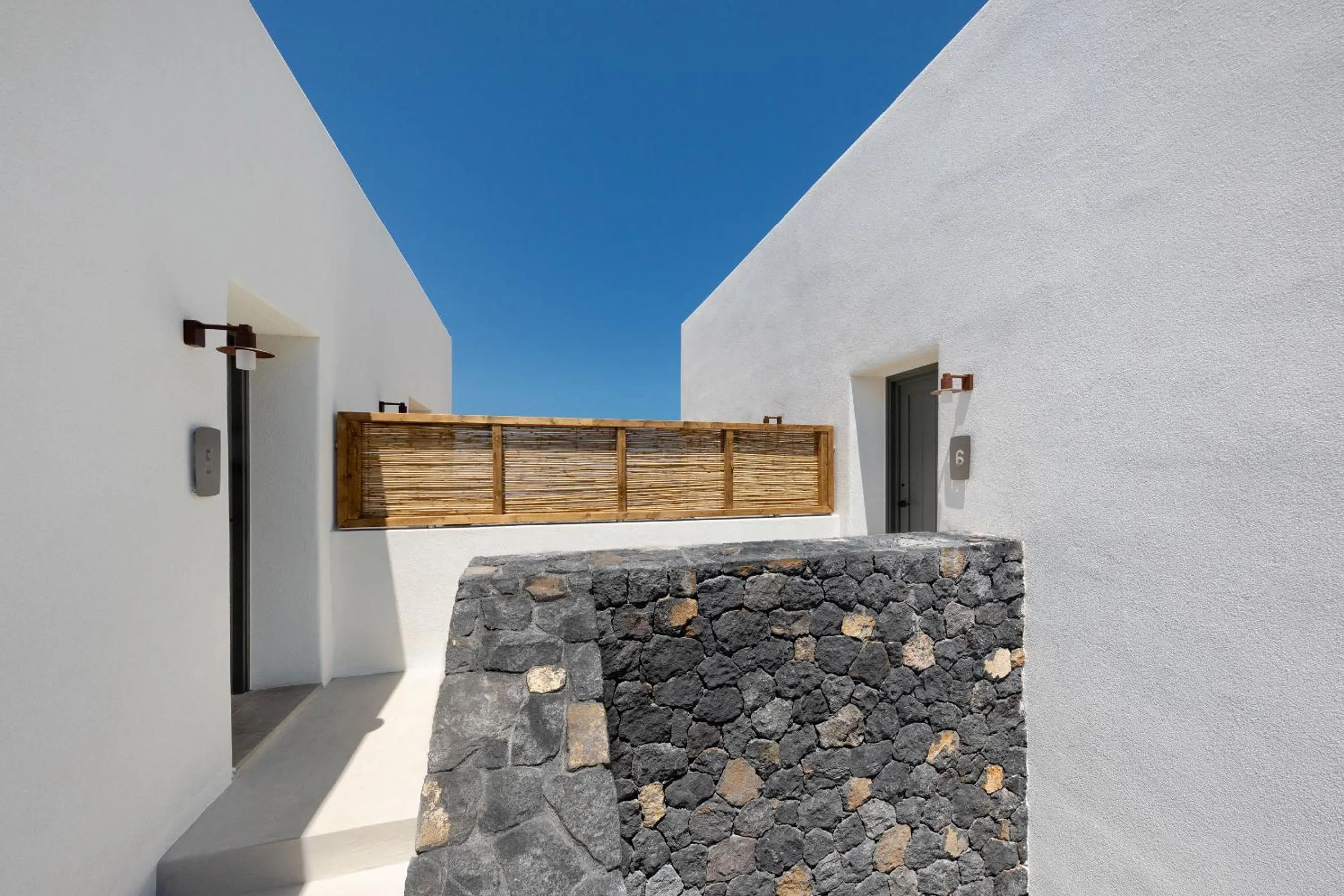 Property building in Klοstrá