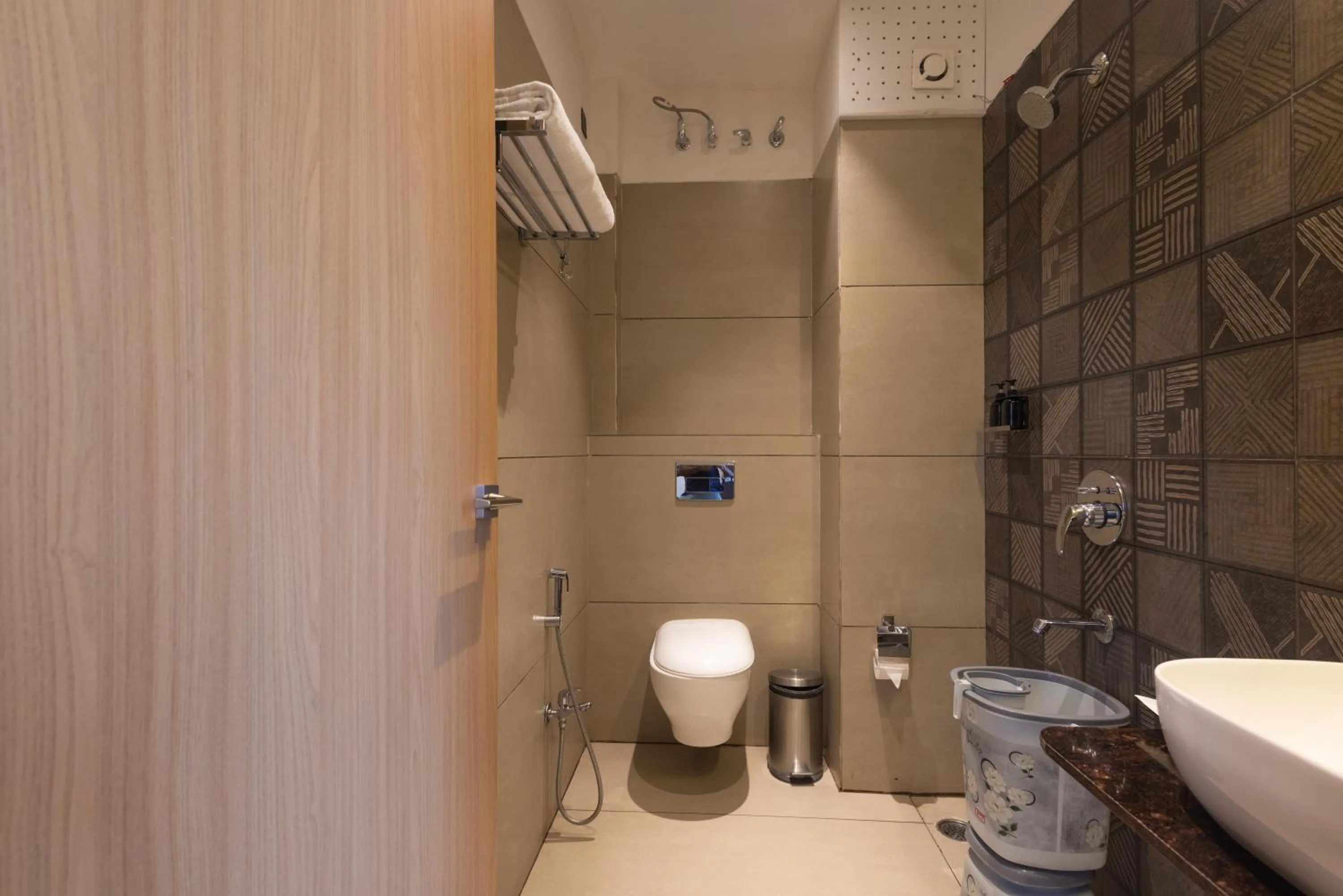 Pravasa Stay Near Luv Kush Square