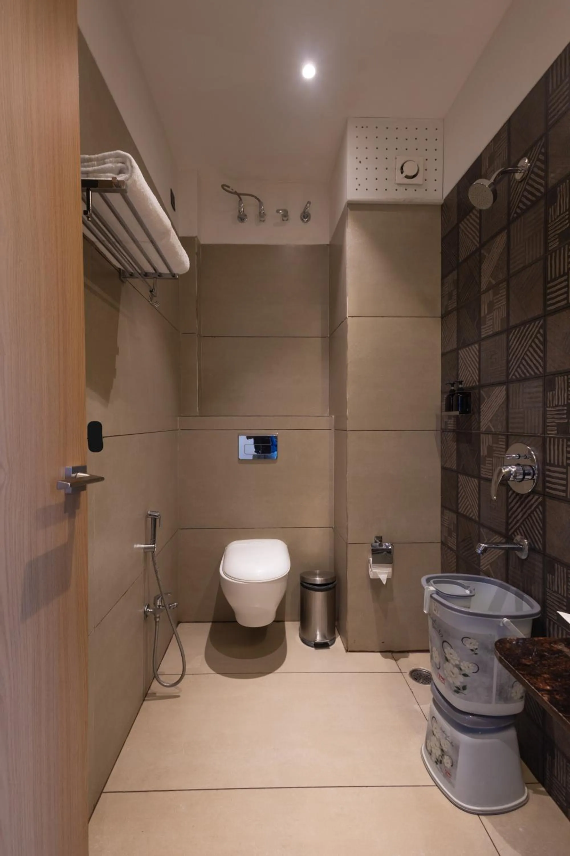 Pravasa Stay Near Luv Kush Square