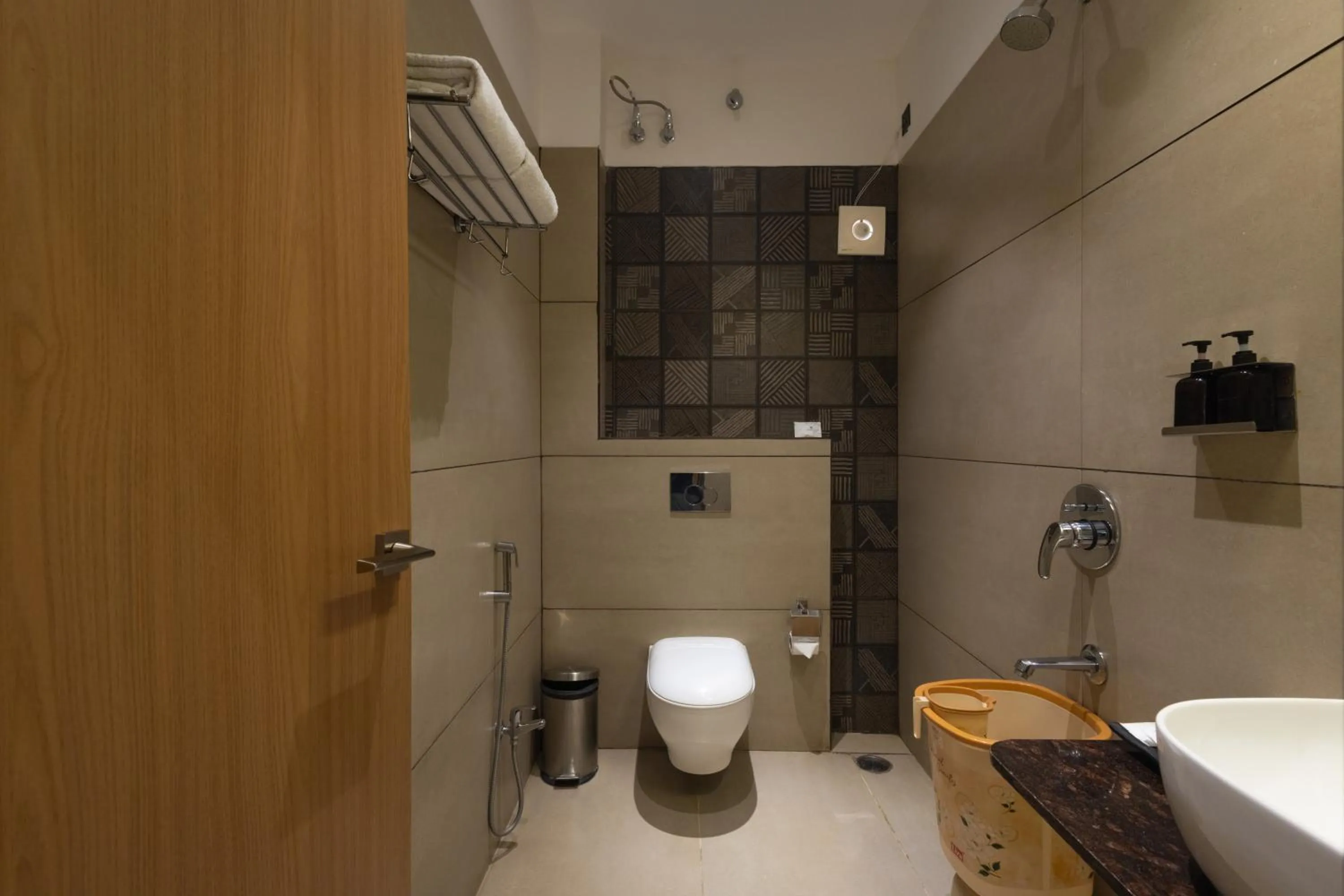 Pravasa Stay Near Luv Kush Square