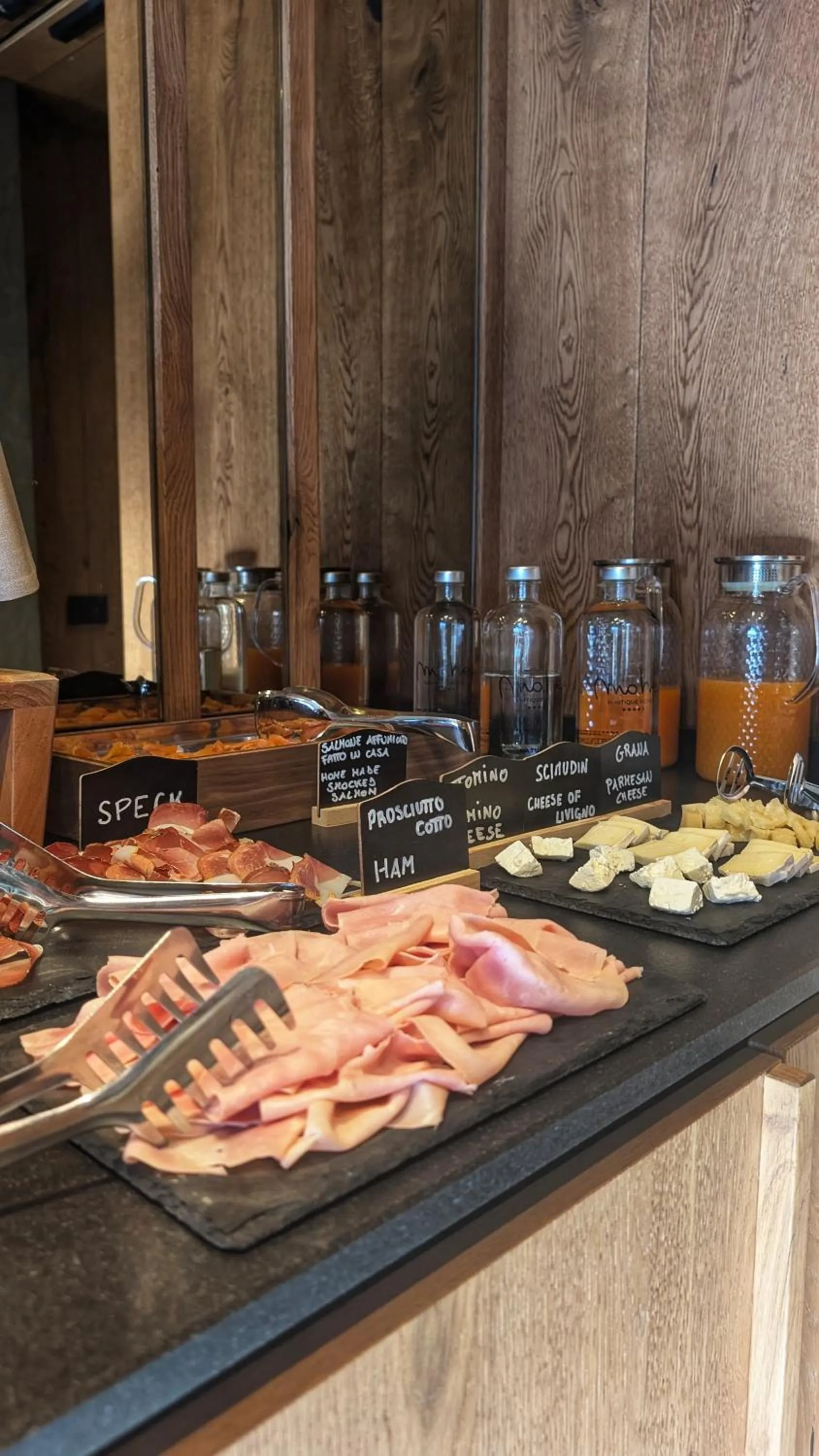 Food and drinks in Mohe Boutique Hotel