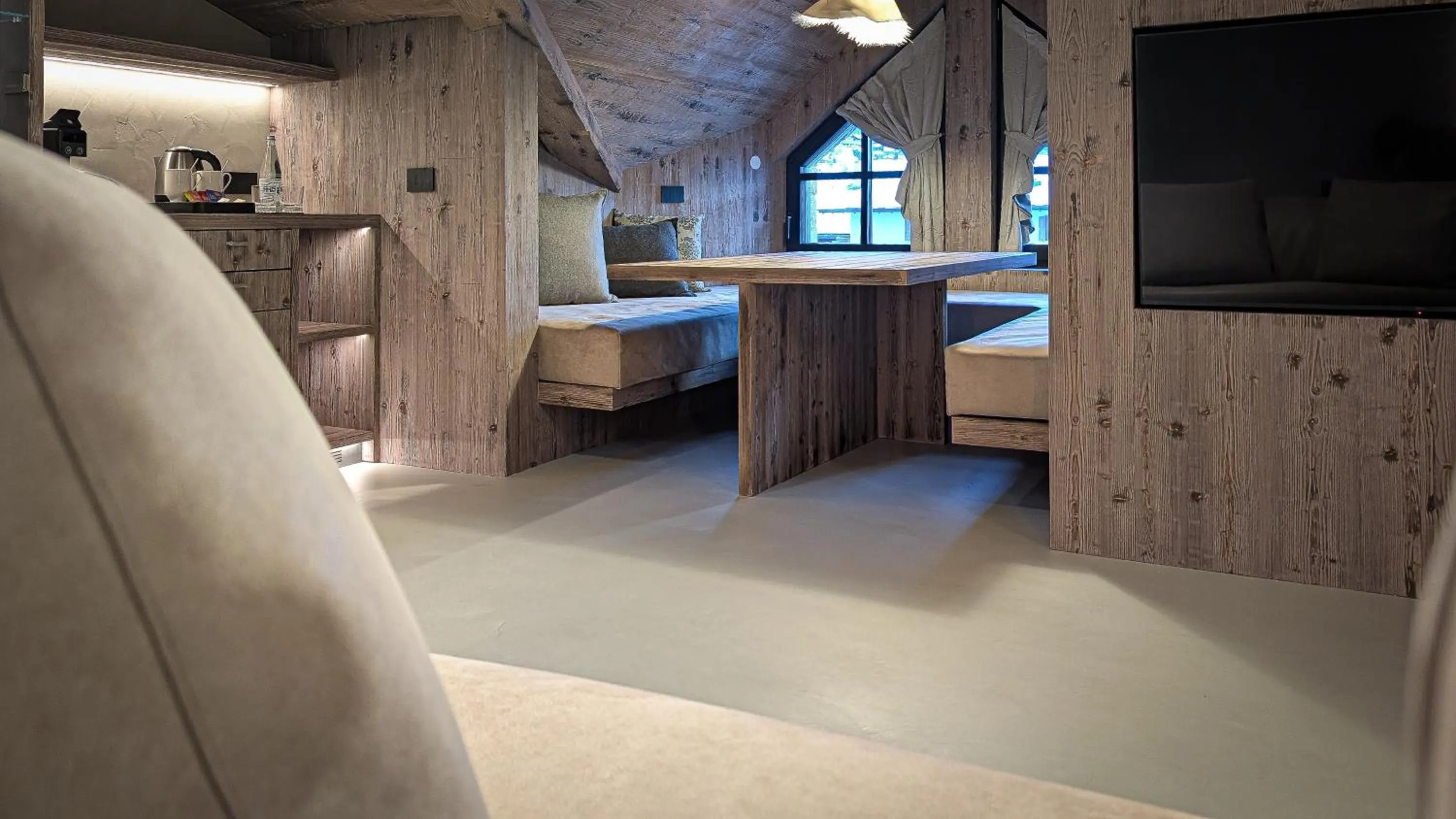 TV and multimedia in Mohe Boutique Hotel