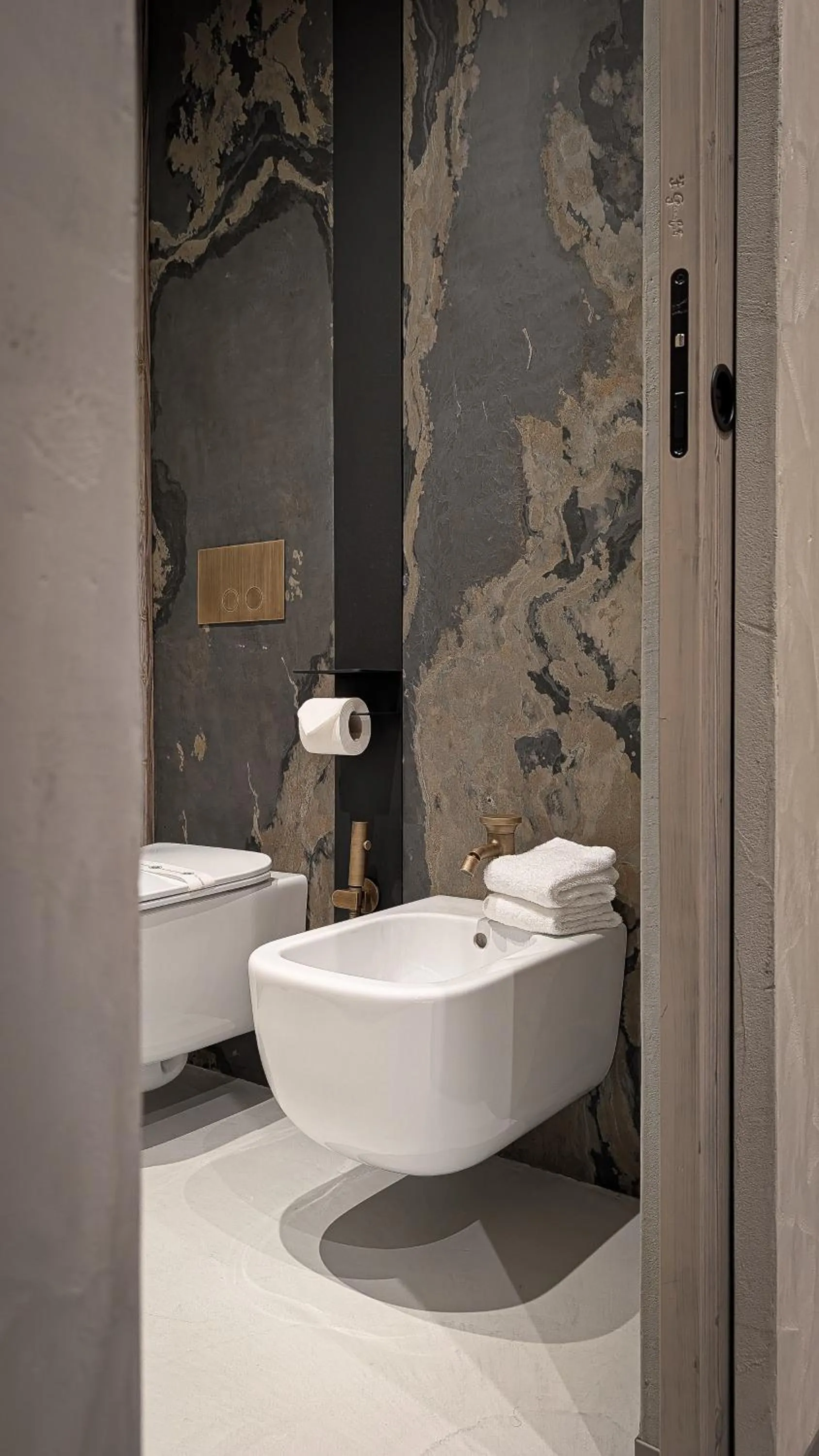 Toilet in Mohe Boutique Hotel