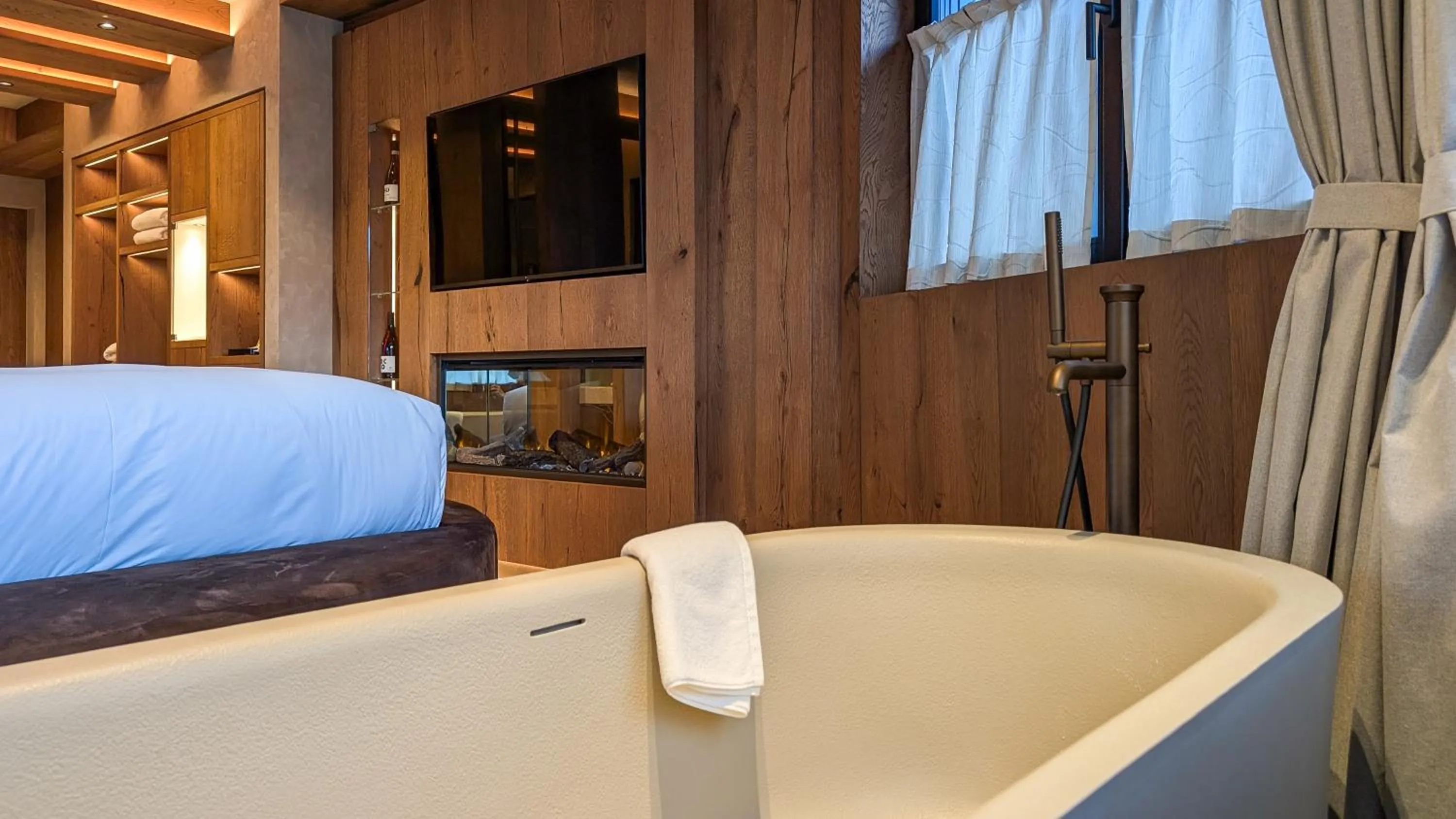 TV and multimedia, Bed in Mohe Boutique Hotel