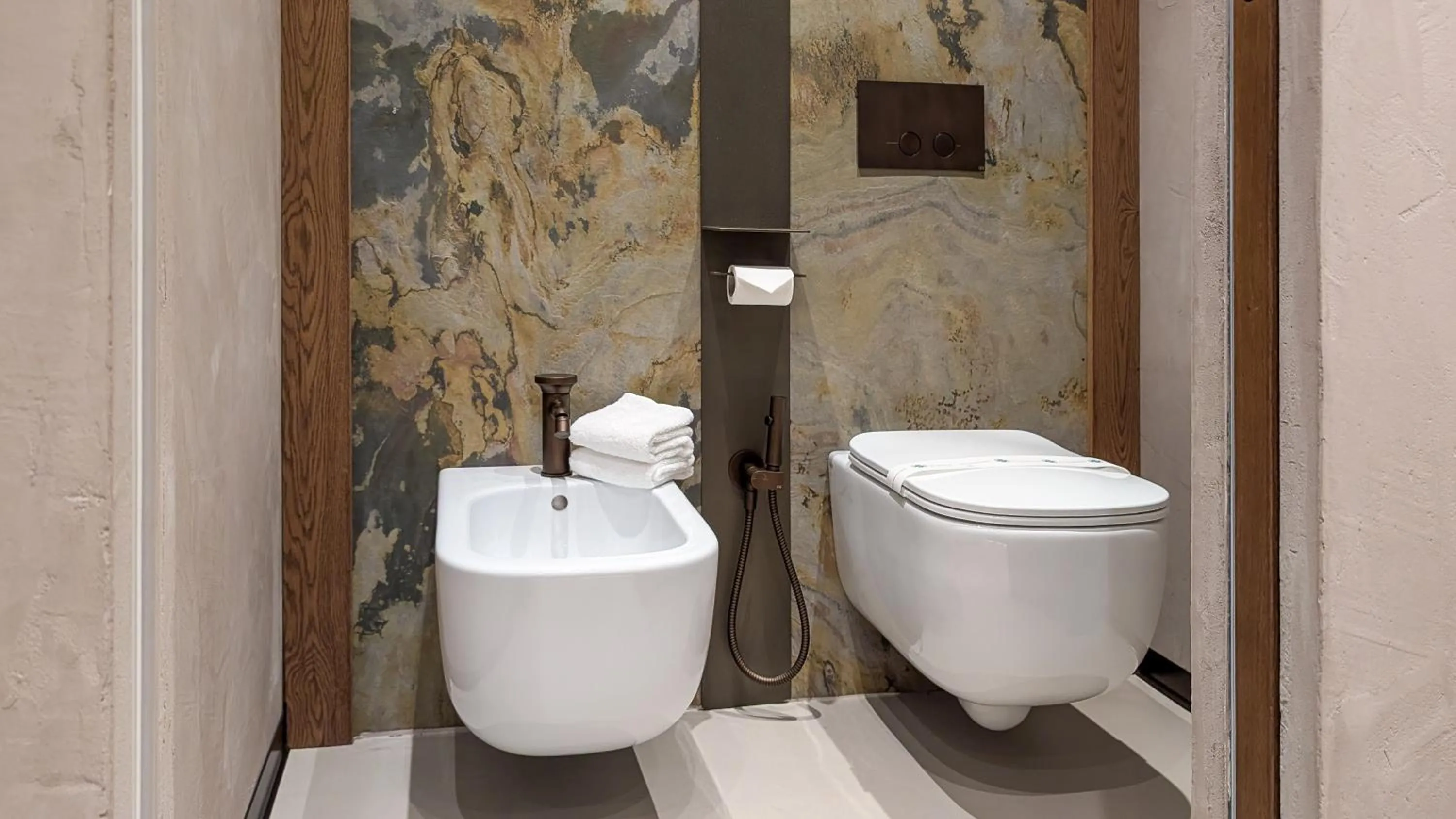 Toilet in Mohe Boutique Hotel