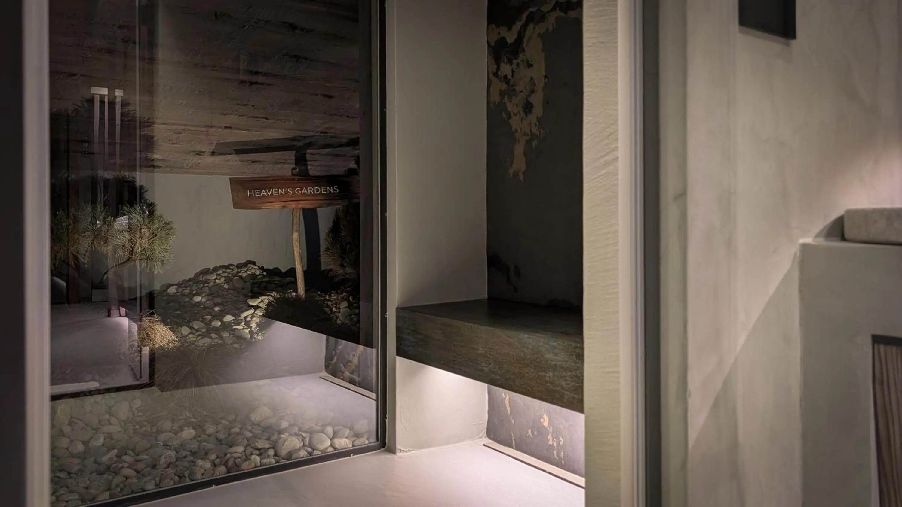 Photo of the whole room, Bed in Mohe Boutique Hotel