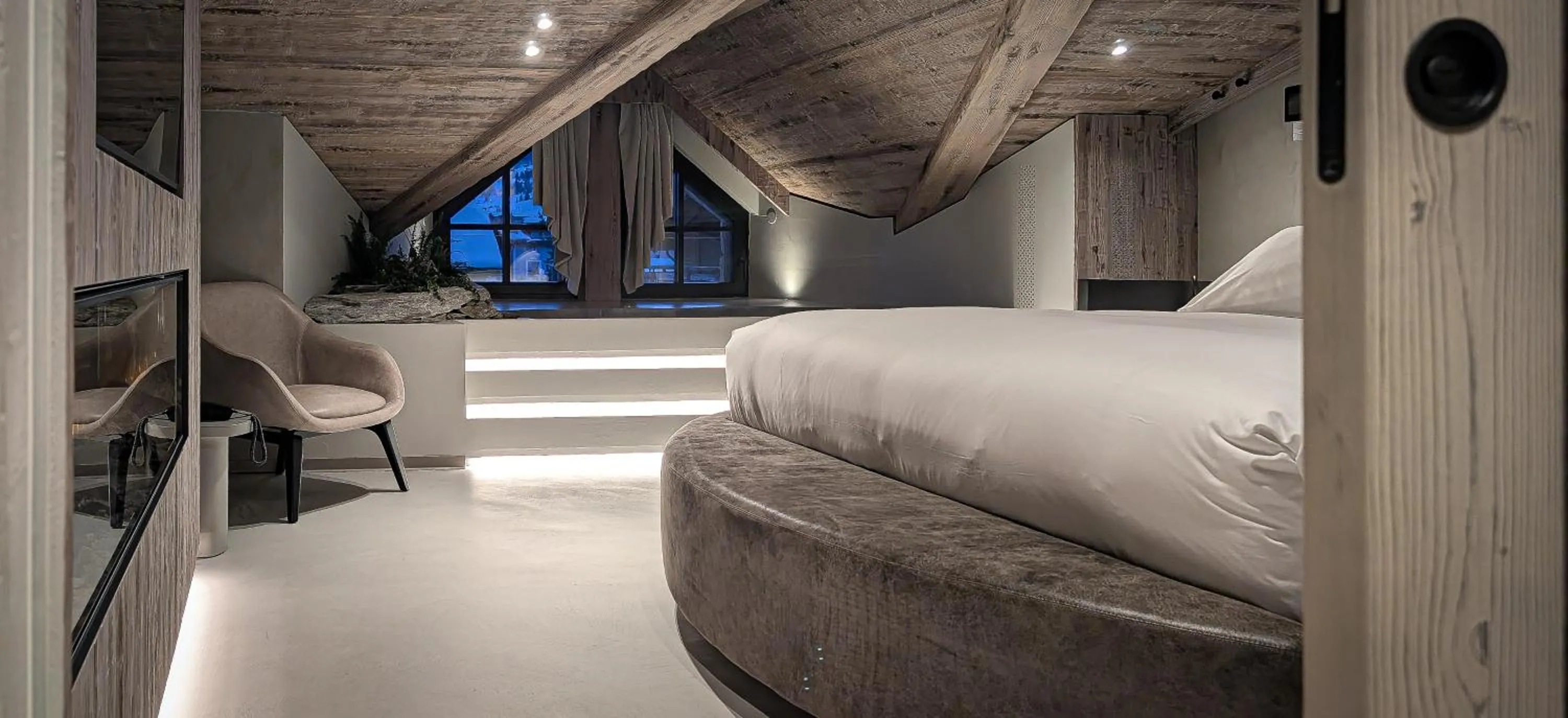 Photo of the whole room, Bed in Mohe Boutique Hotel