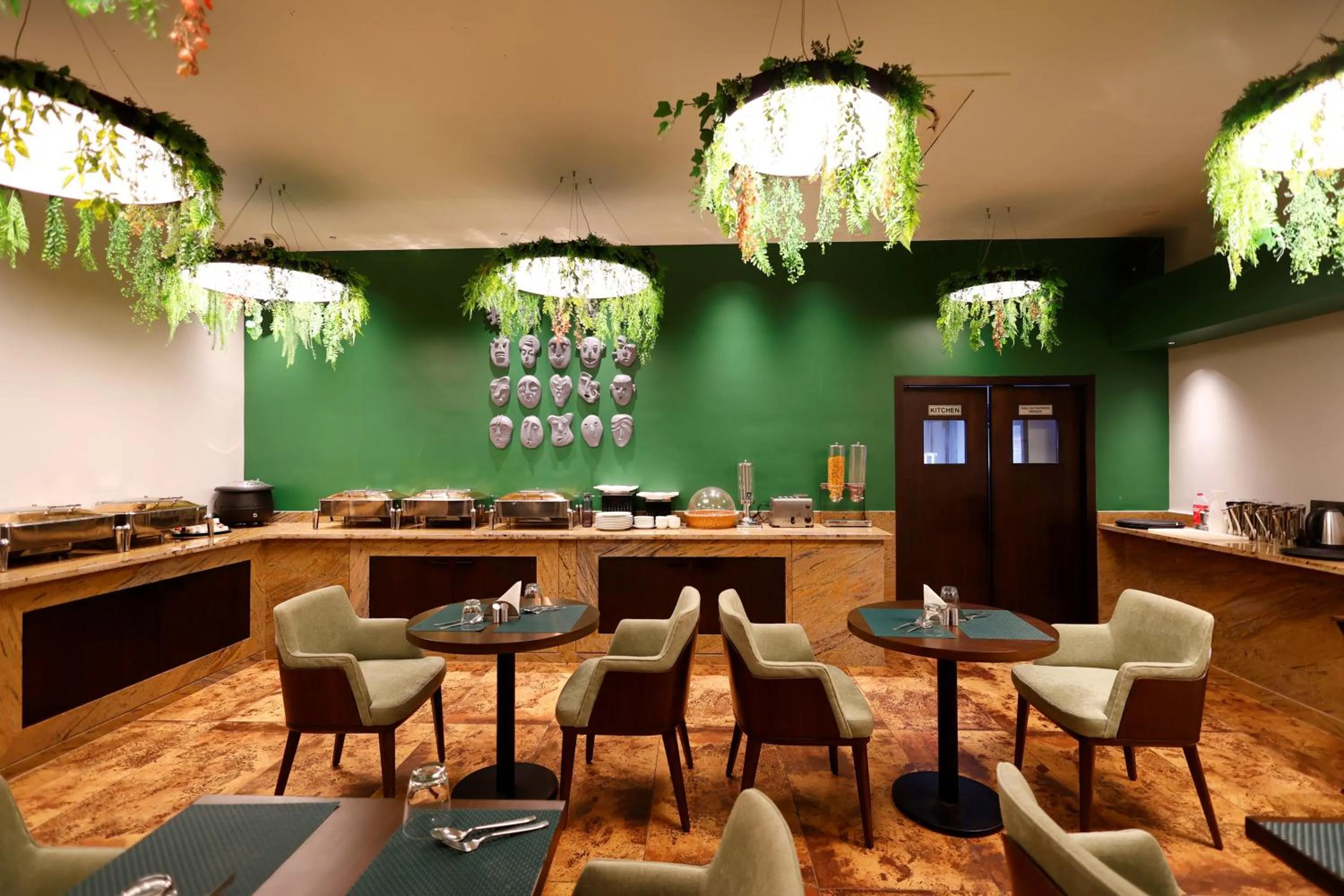 Restaurant/places to eat in Quality Inn City Centre Varanasi