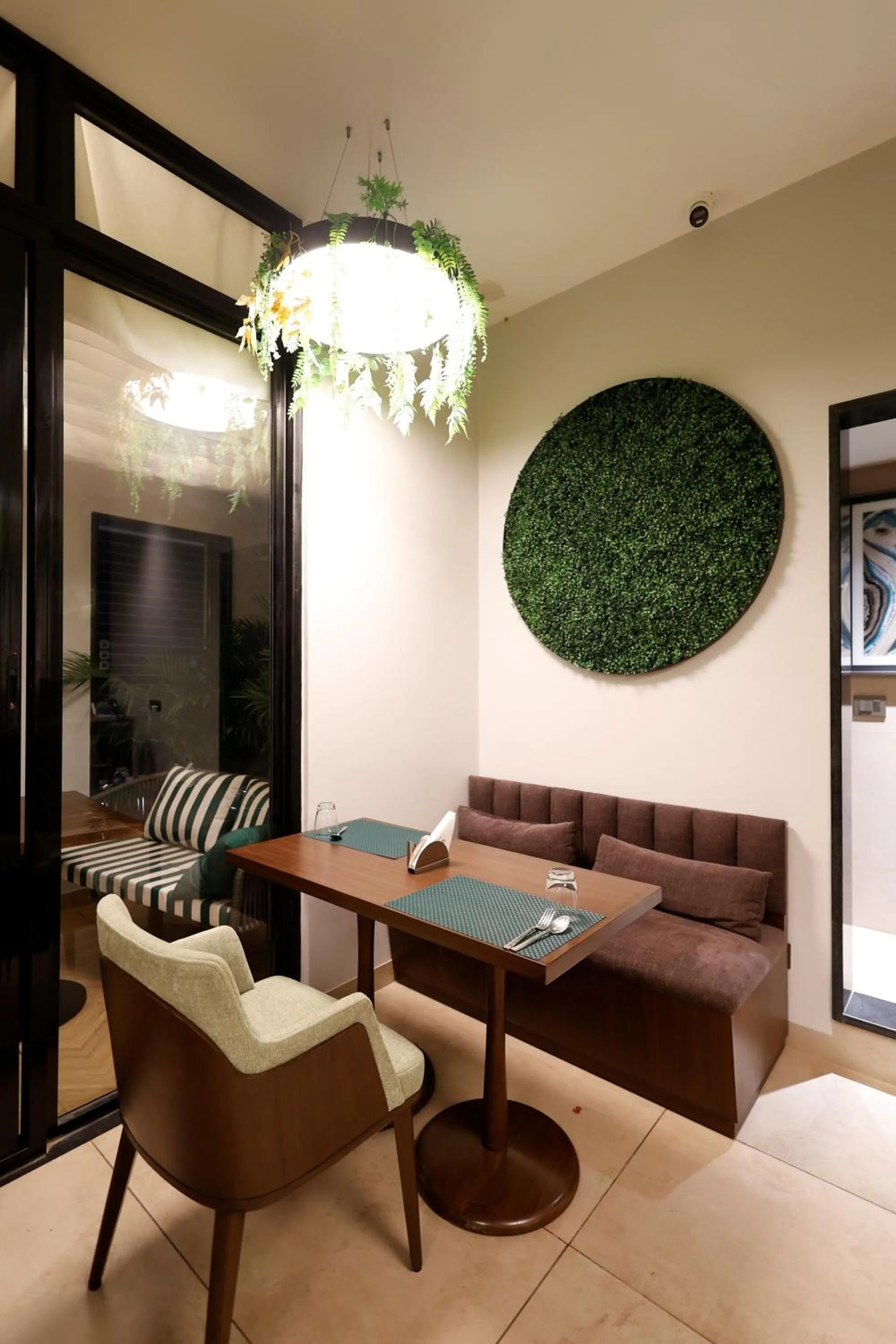 Restaurant/places to eat in Quality Inn City Centre Varanasi