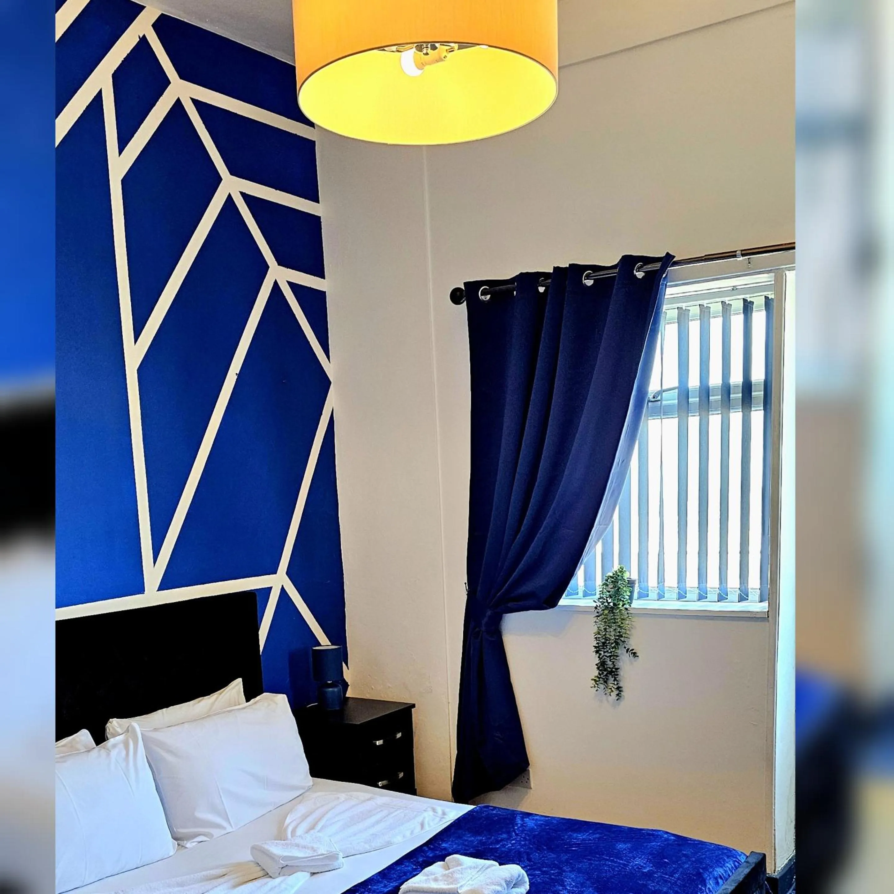 Bedroom, Bed in Sapphire hotel blackpool promenade