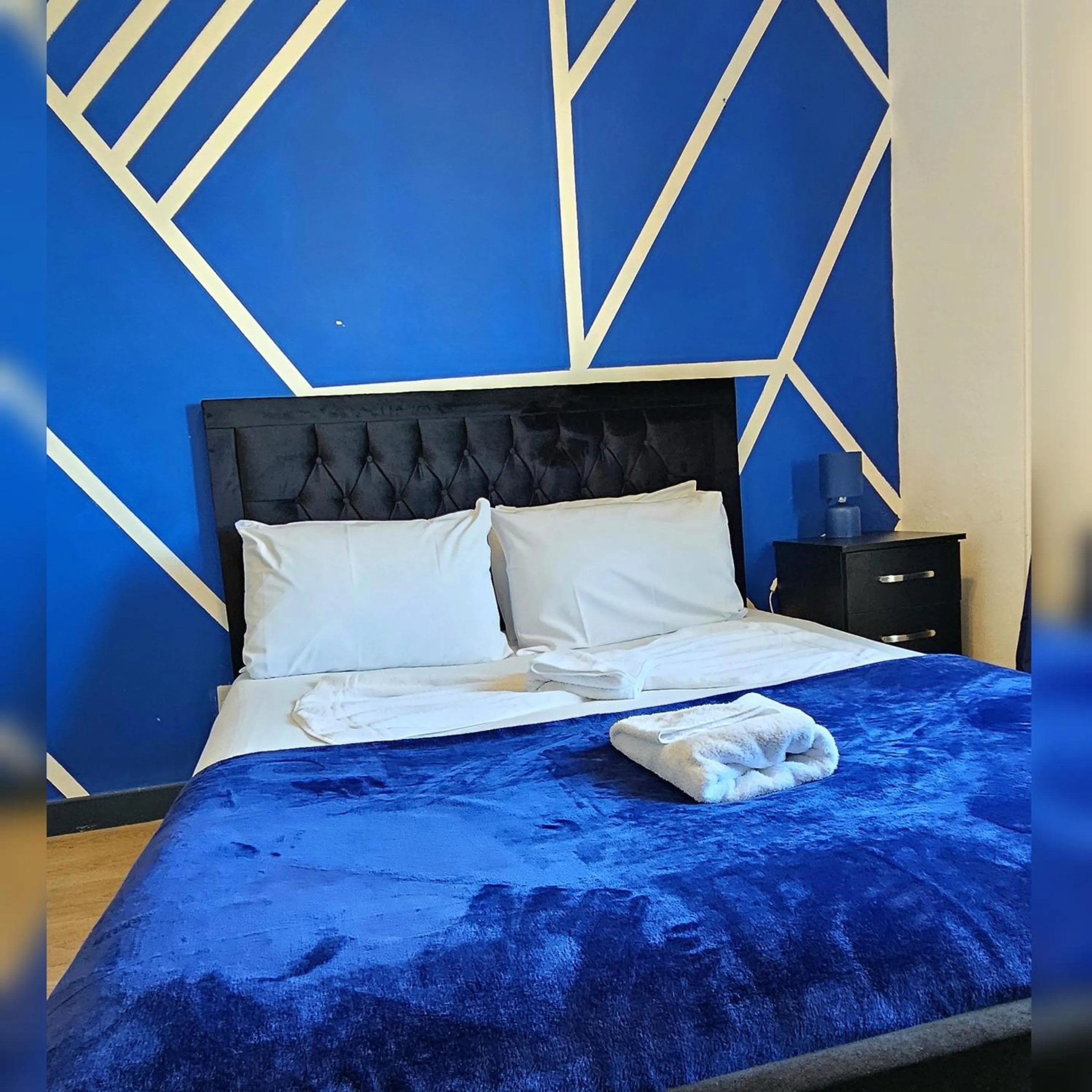 Bedroom, Bed in Sapphire hotel blackpool promenade