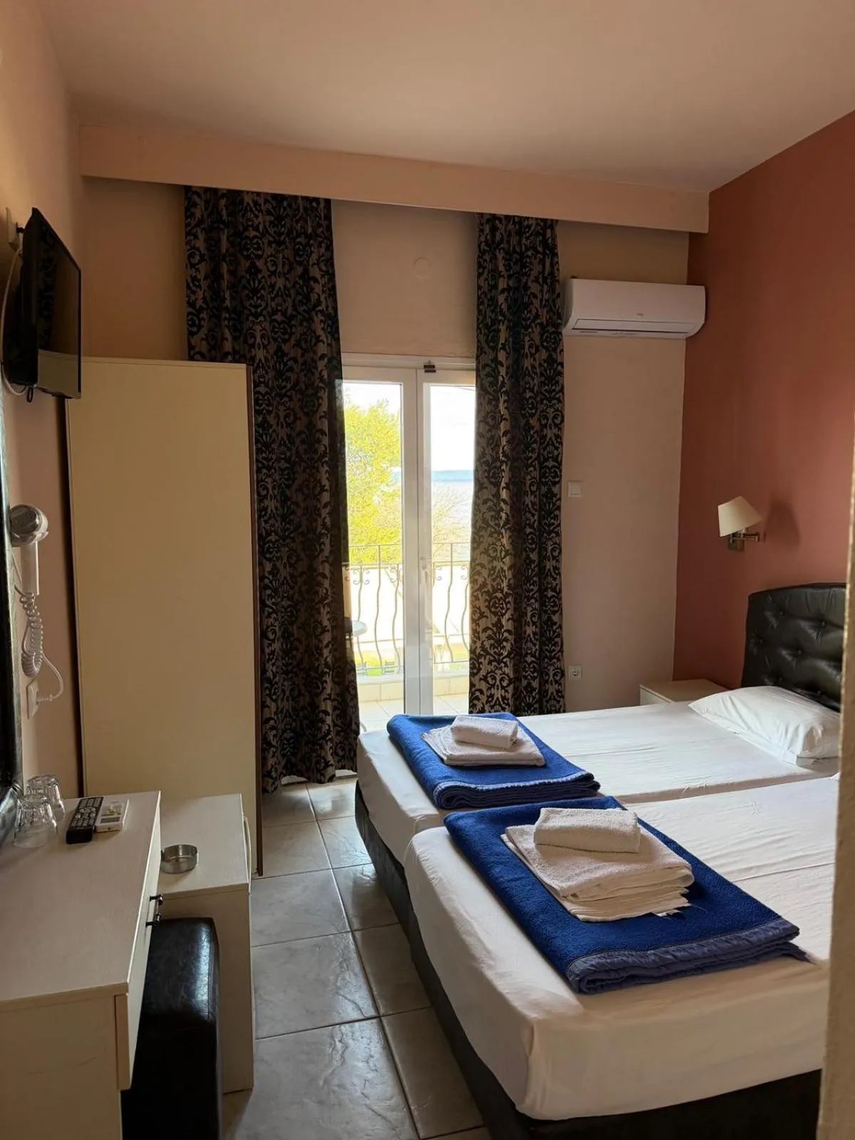 Photo of the whole room, Bed in Plaza Hotel