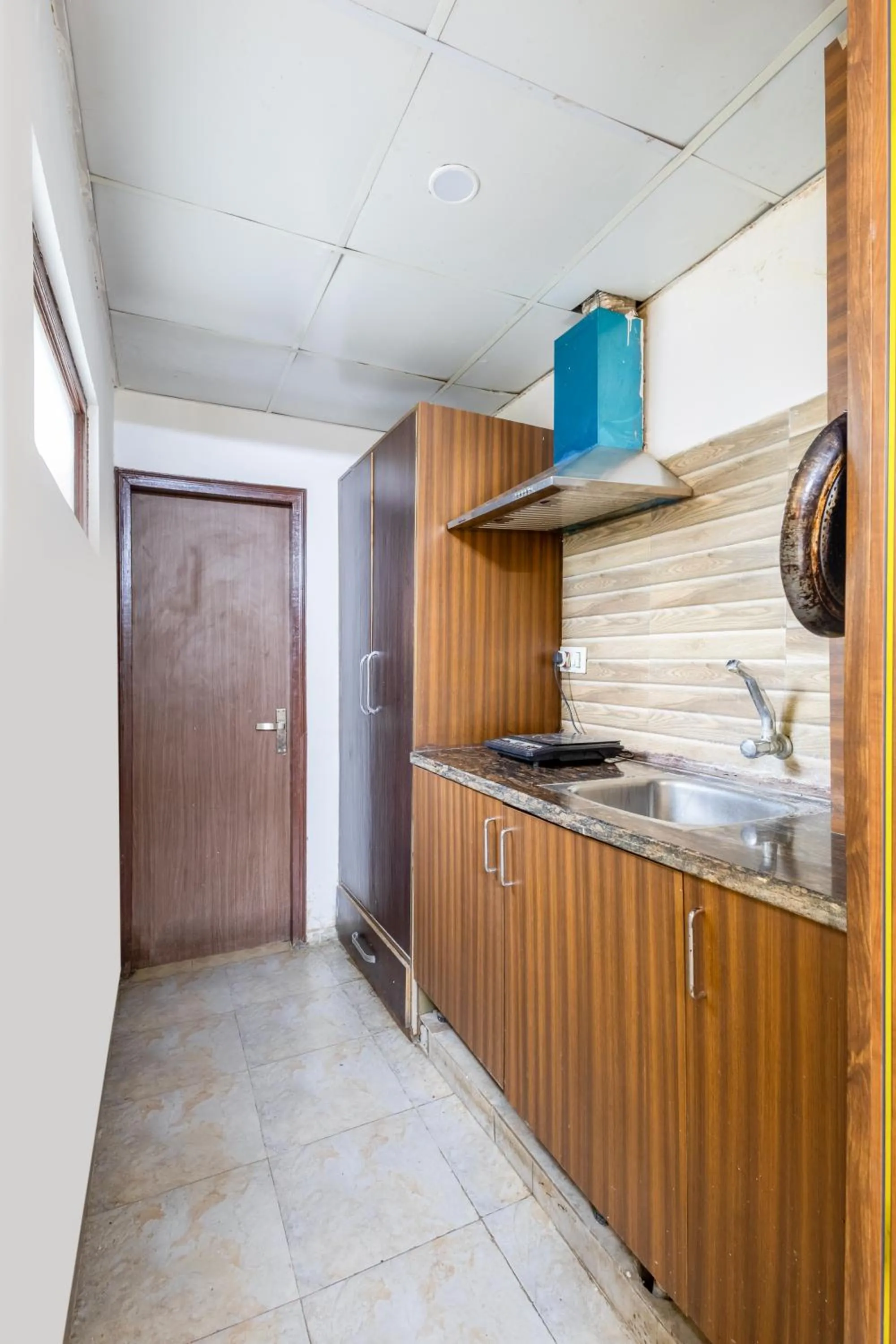 Kitchen or kitchenette in Hotel Ashiyana Elite I Near Dlf Golf Course Road I Gurgaon