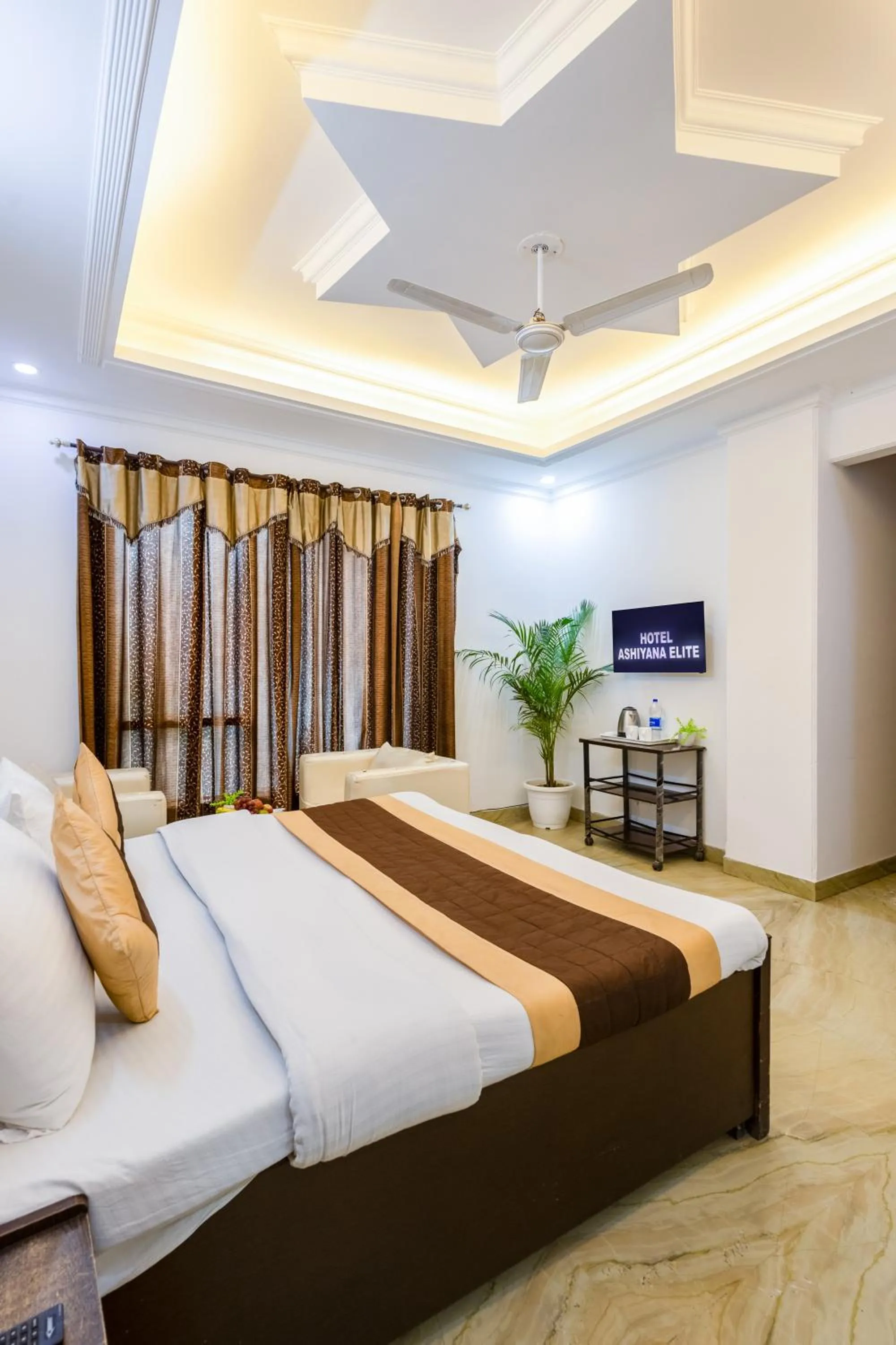 Bed in Hotel Ashiyana Elite I Near Dlf Golf Course Road I Gurgaon