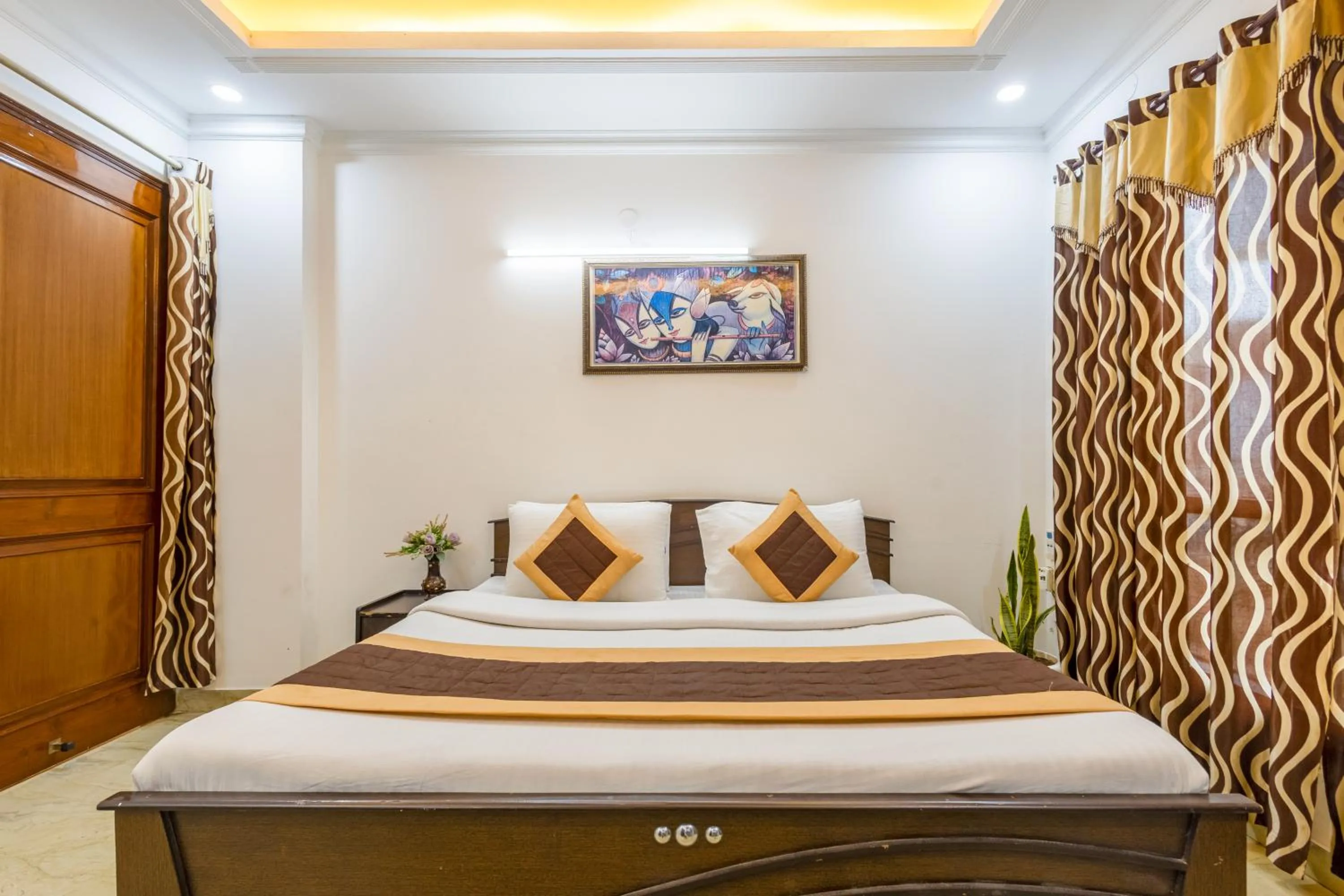 Bed in Hotel Ashiyana Elite I Near Dlf Golf Course Road I Gurgaon